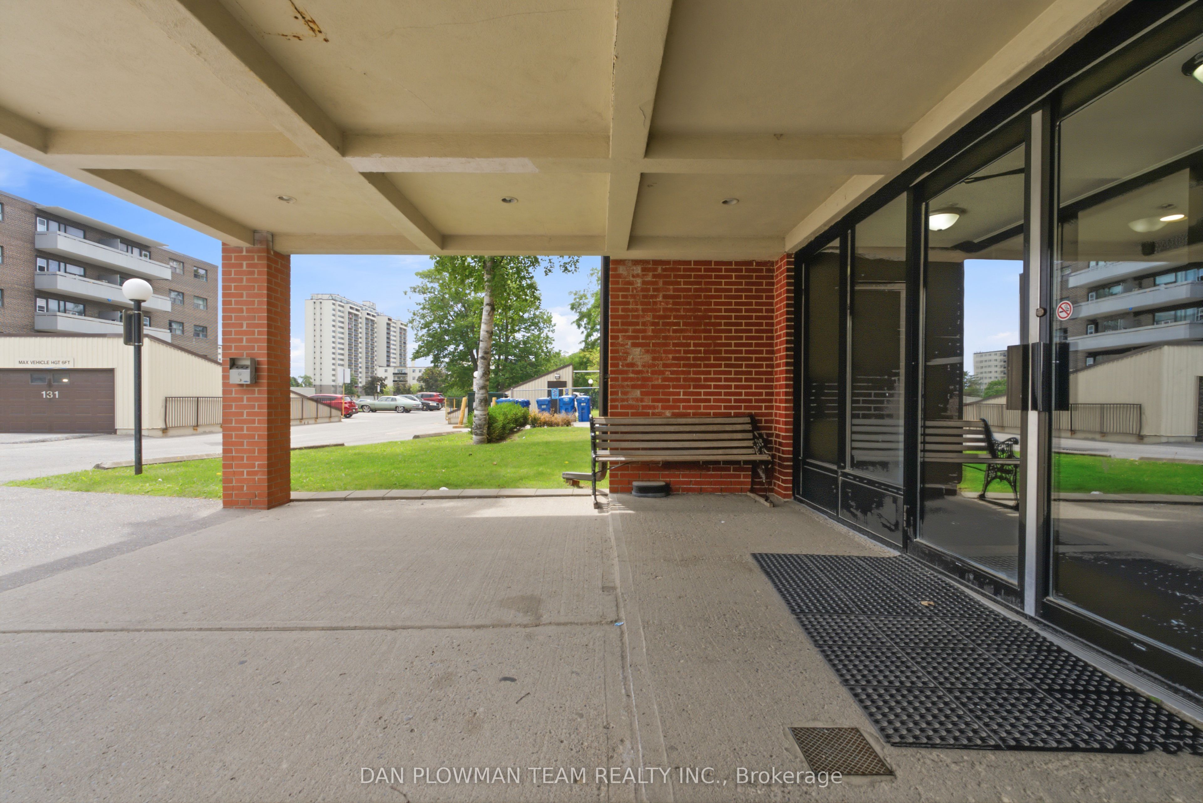 131 Taunton Road E 204, Oshawa, ON L1G 3T8 photo 5