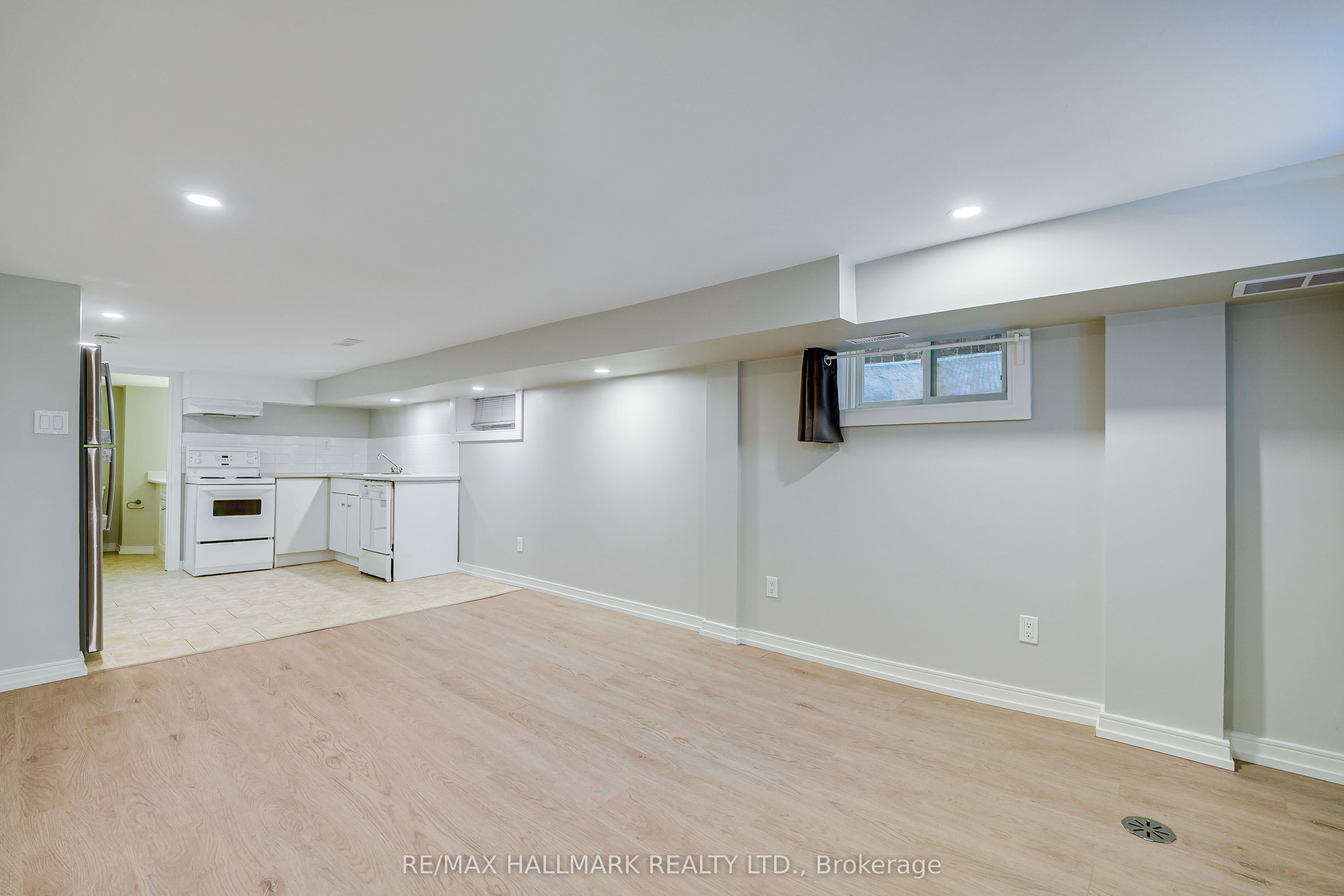 115 Rainsford Road Lower, Toronto, ON M4L 3N8 photo 5
