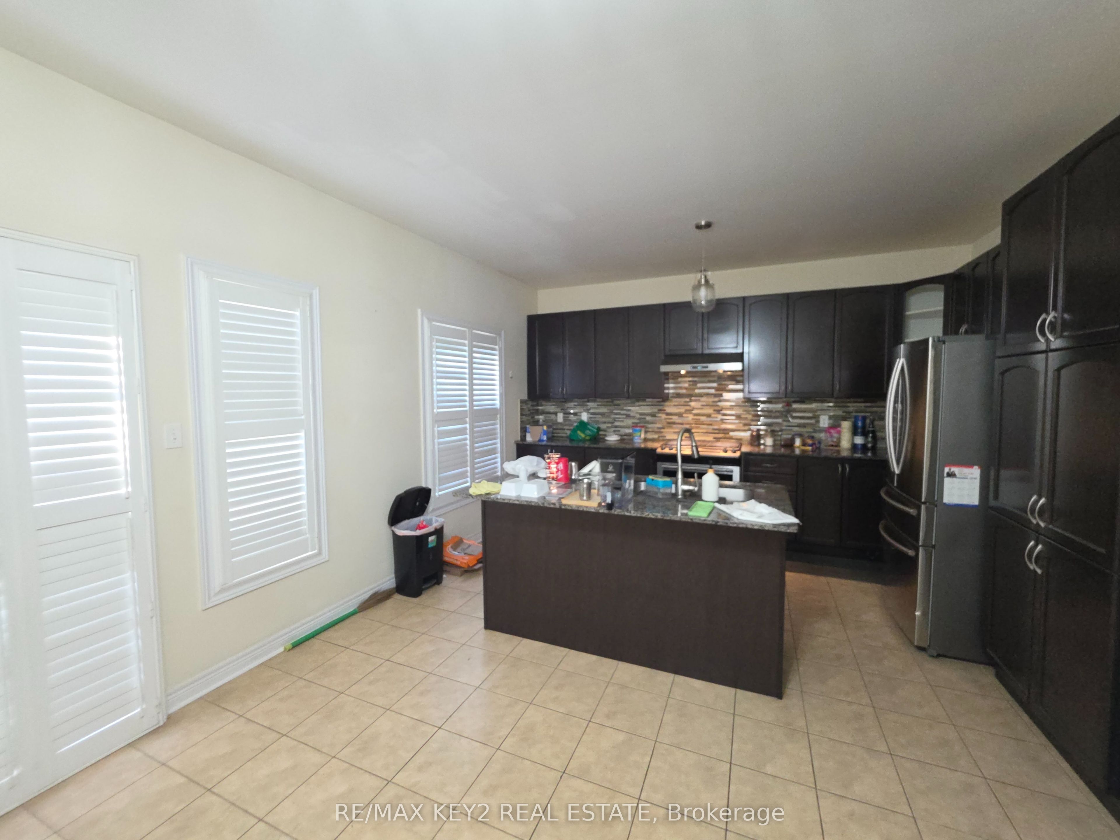 1601 Dusty Drive Upper, Pickering, ON L1X 0C9 photo 2