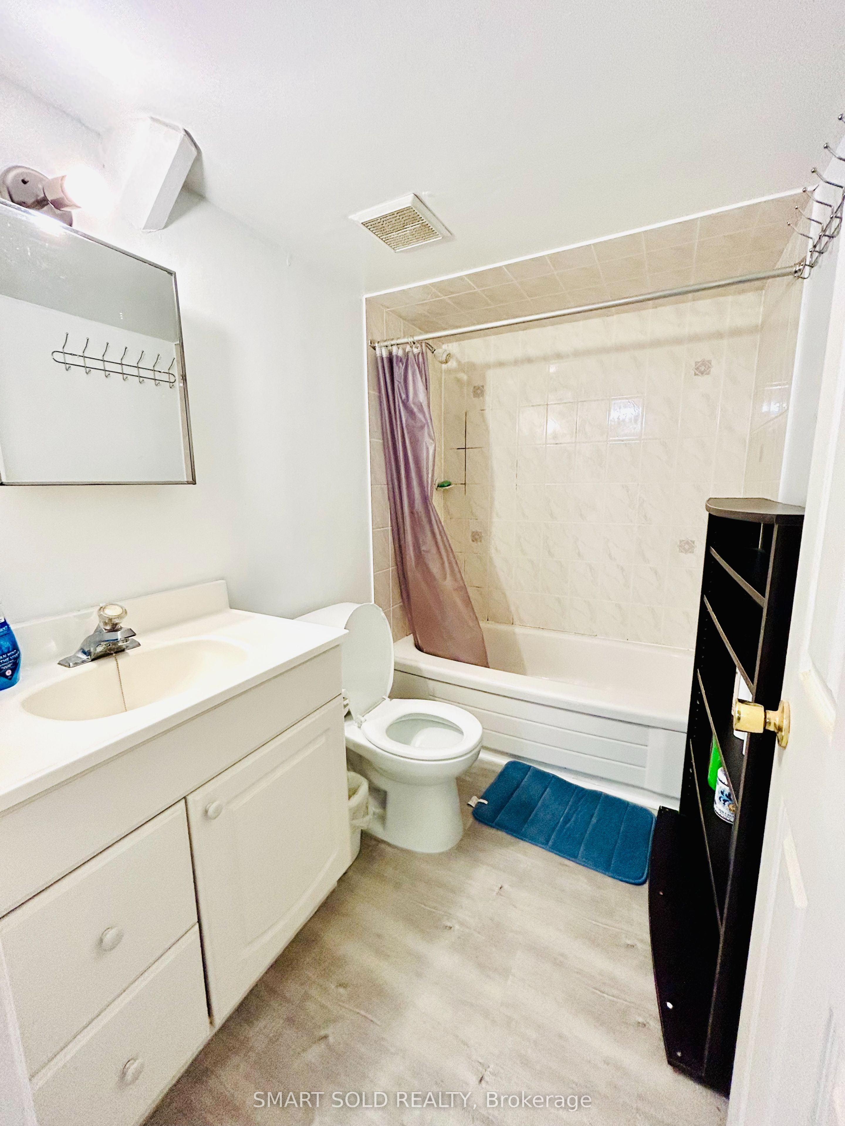 38 challenger Court, Toronto, ON M1C 4Z4 photo 3