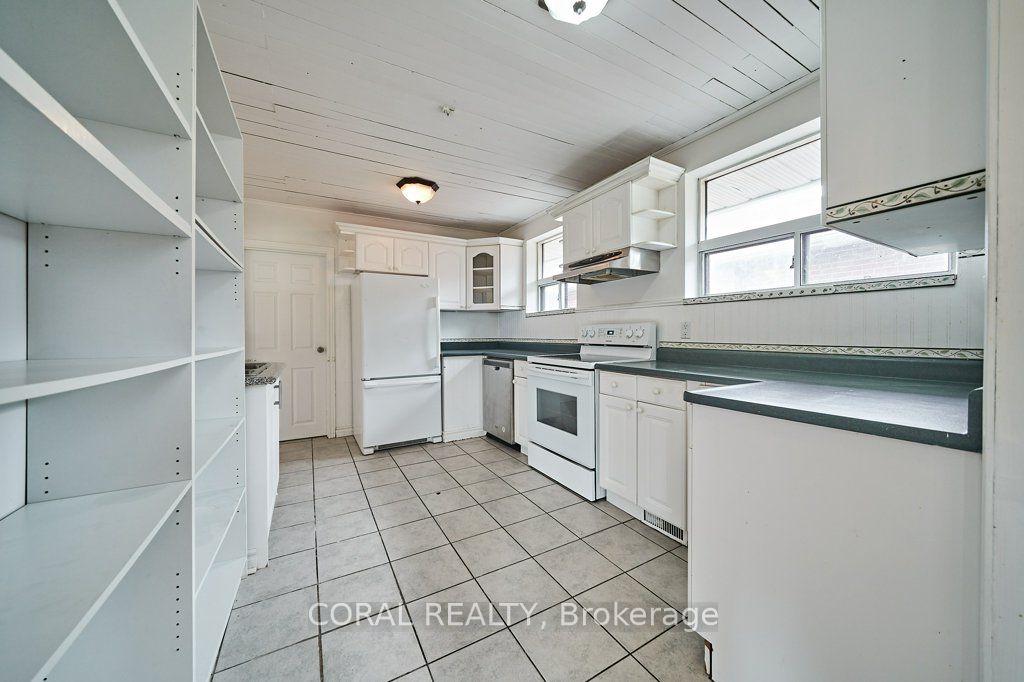213 Cabot Street, Oshawa, ON L1J 5S2 photo 3
