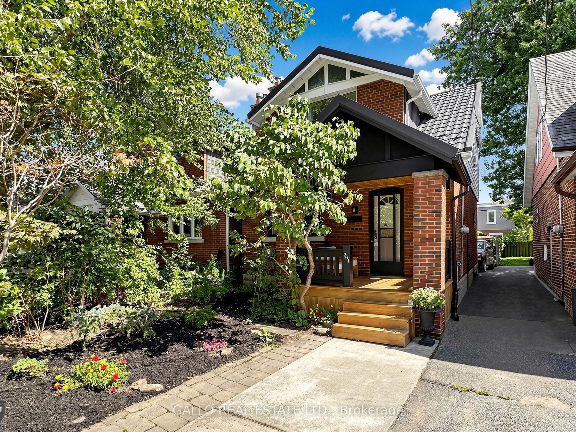 761 Sammon Avenue S, Toronto, ON M4C 2E6 photo 3
