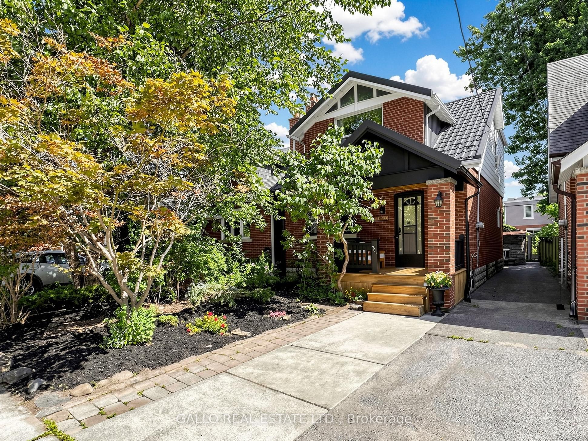 761 Sammon Avenue S, Toronto, ON M4C 2E6 photo 4