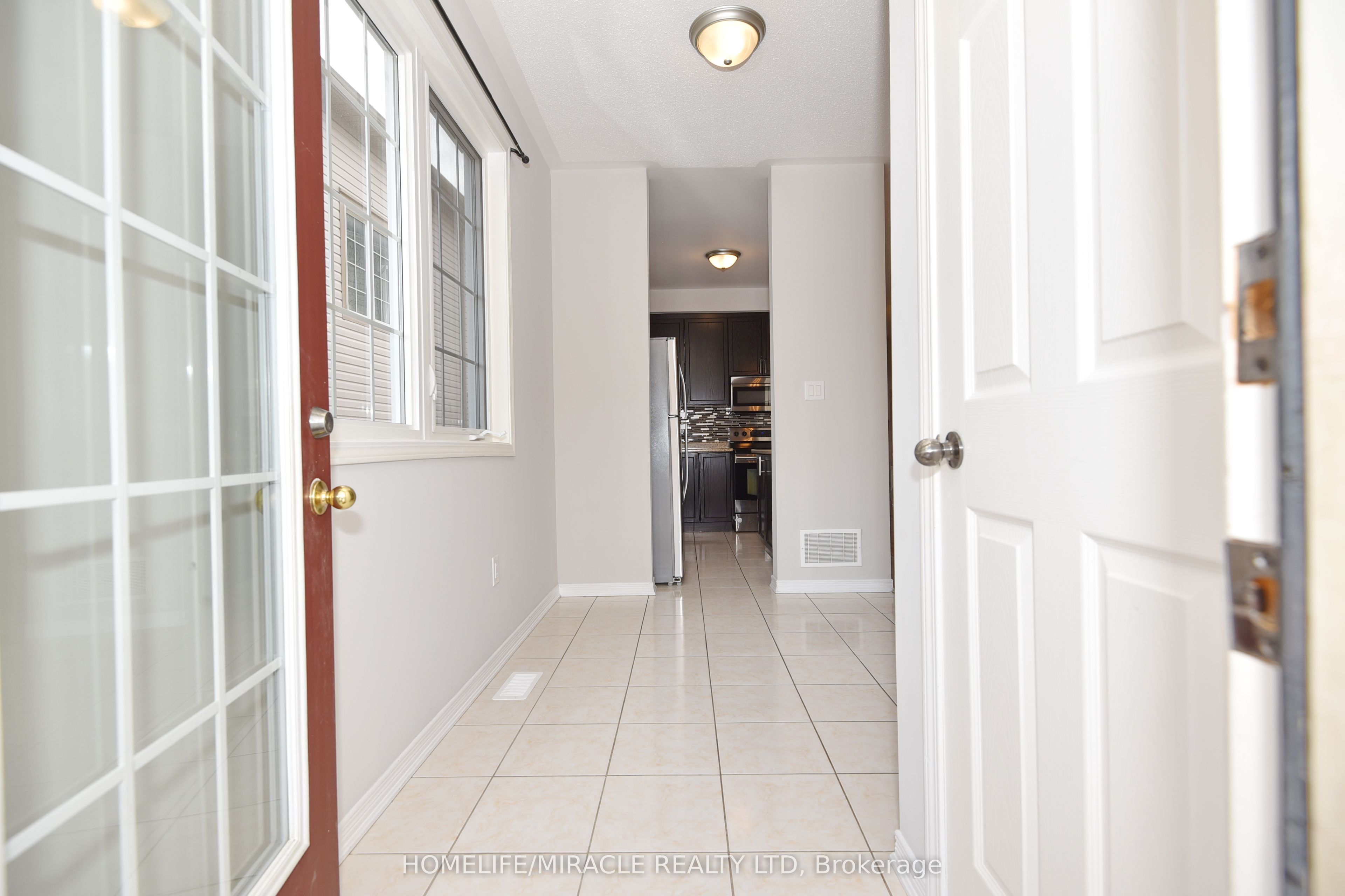 112 Mcbride Avenue, Clarington, ON L1C 0J5
