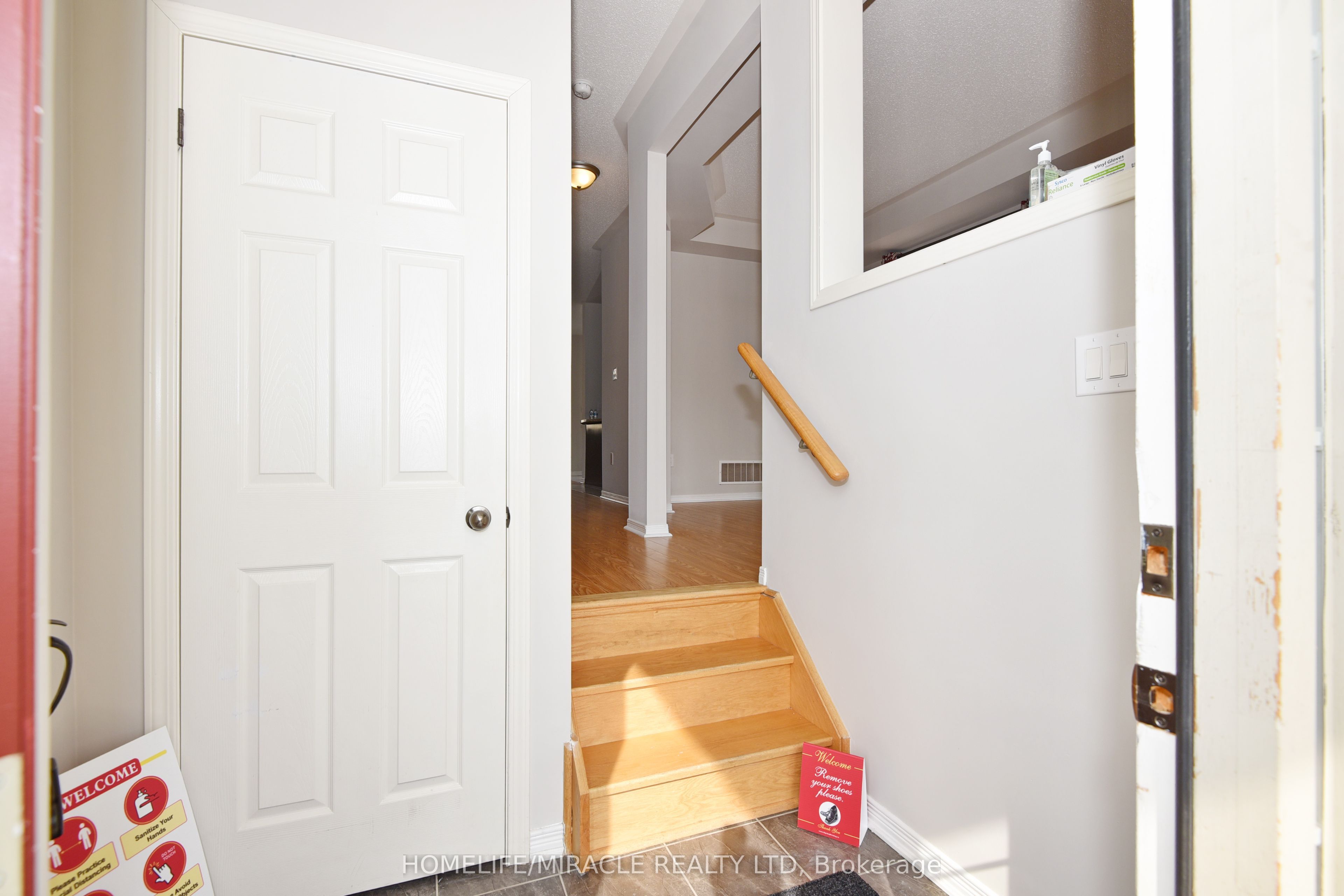 112 Mcbride Avenue, Clarington, ON L1C 0J5 photo 3