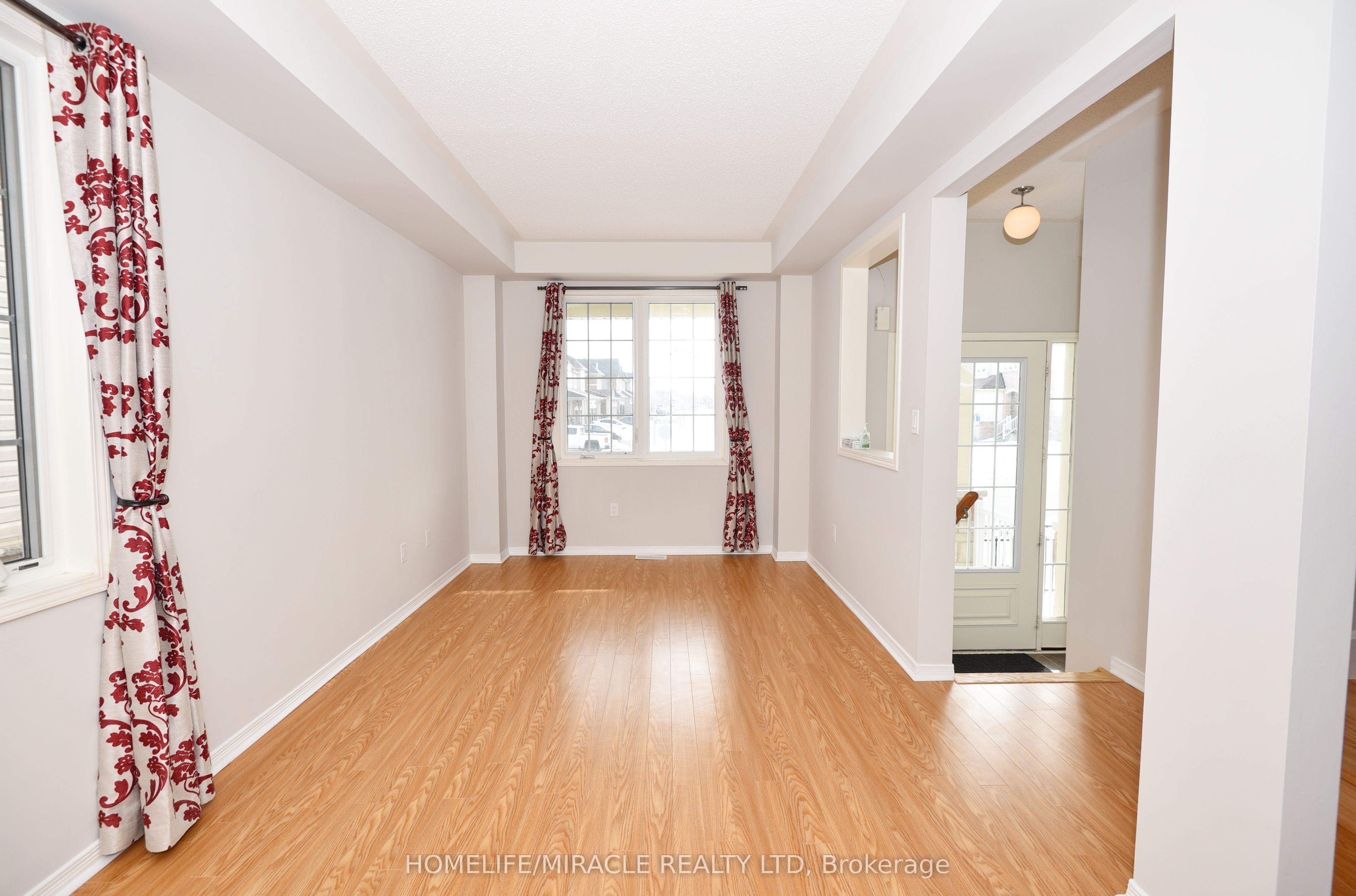 112 Mcbride Avenue, Clarington, ON L1C 0J5 photo 5