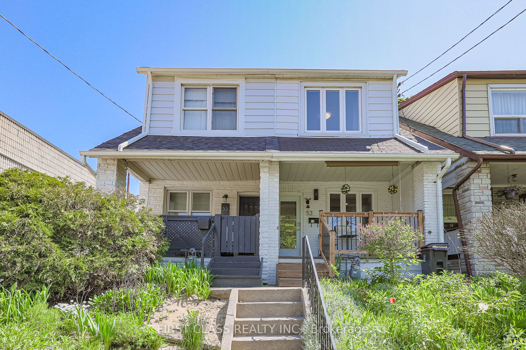 53 Aldridge Avenue, Toronto, ON M4C 3W3 photo 2