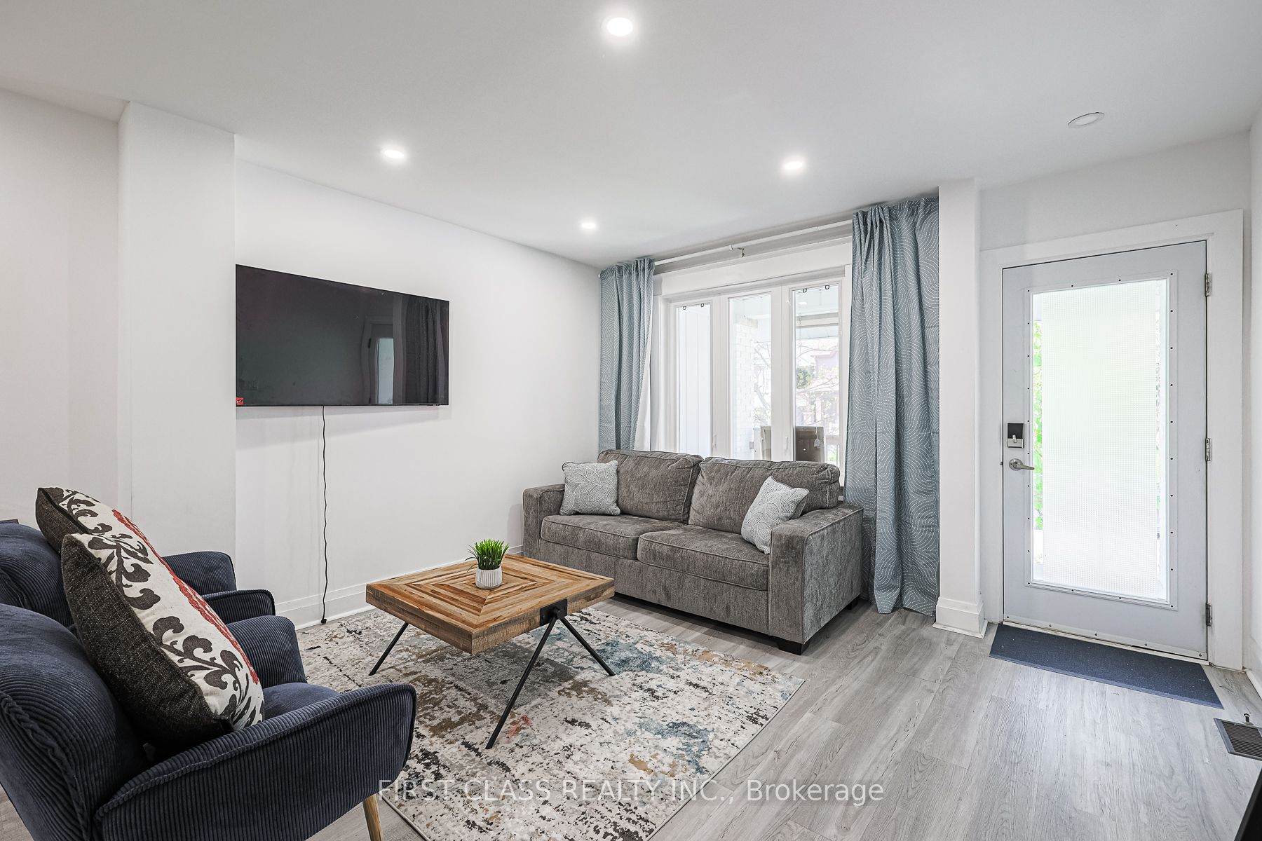 53 Aldridge Avenue, Toronto, ON M4C 3W3 photo 5