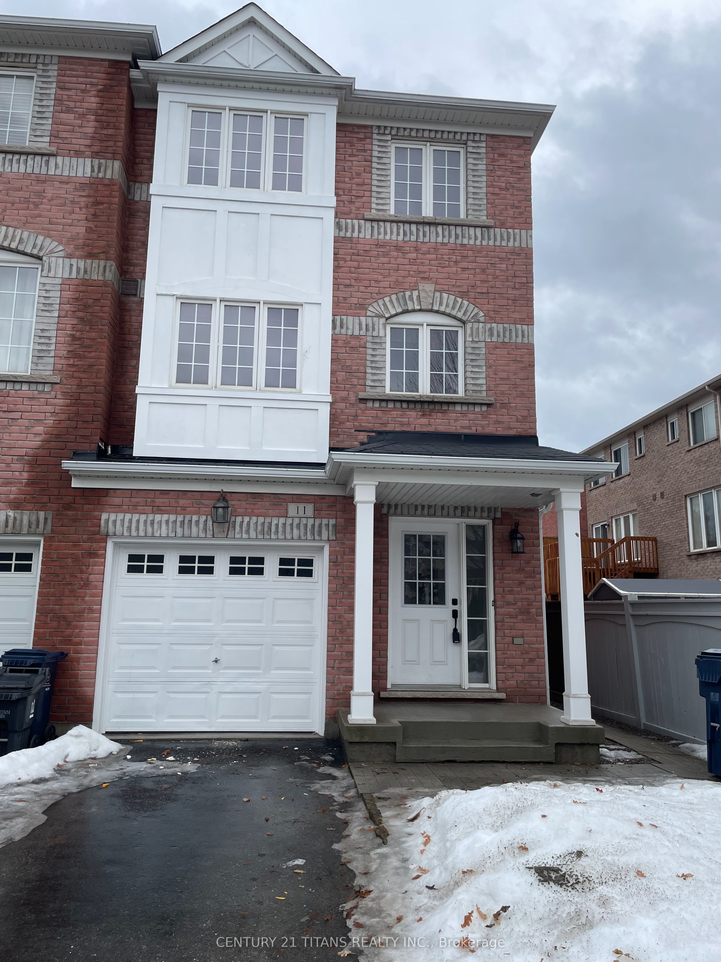 11 Etienne Street Upper, Toronto, ON M1L 0A2