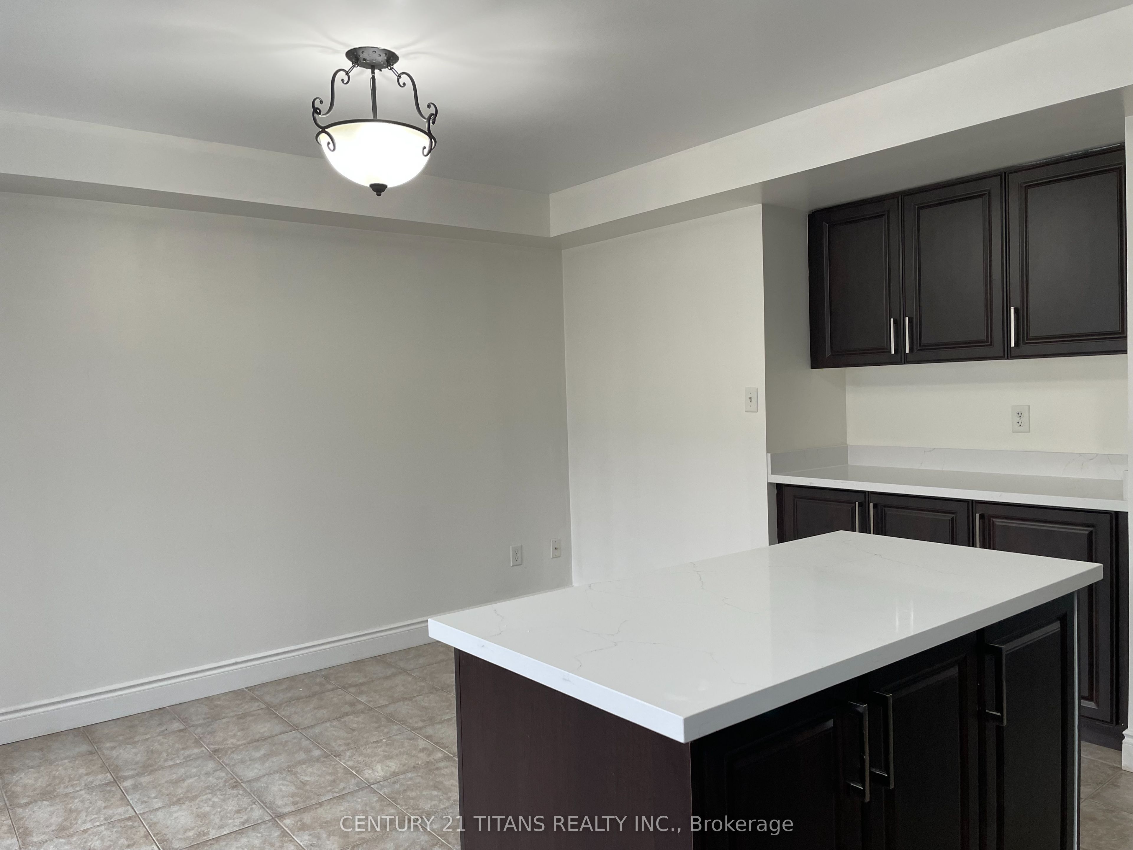 11 Etienne Street Upper, Toronto, ON M1L 0A2 photo 3
