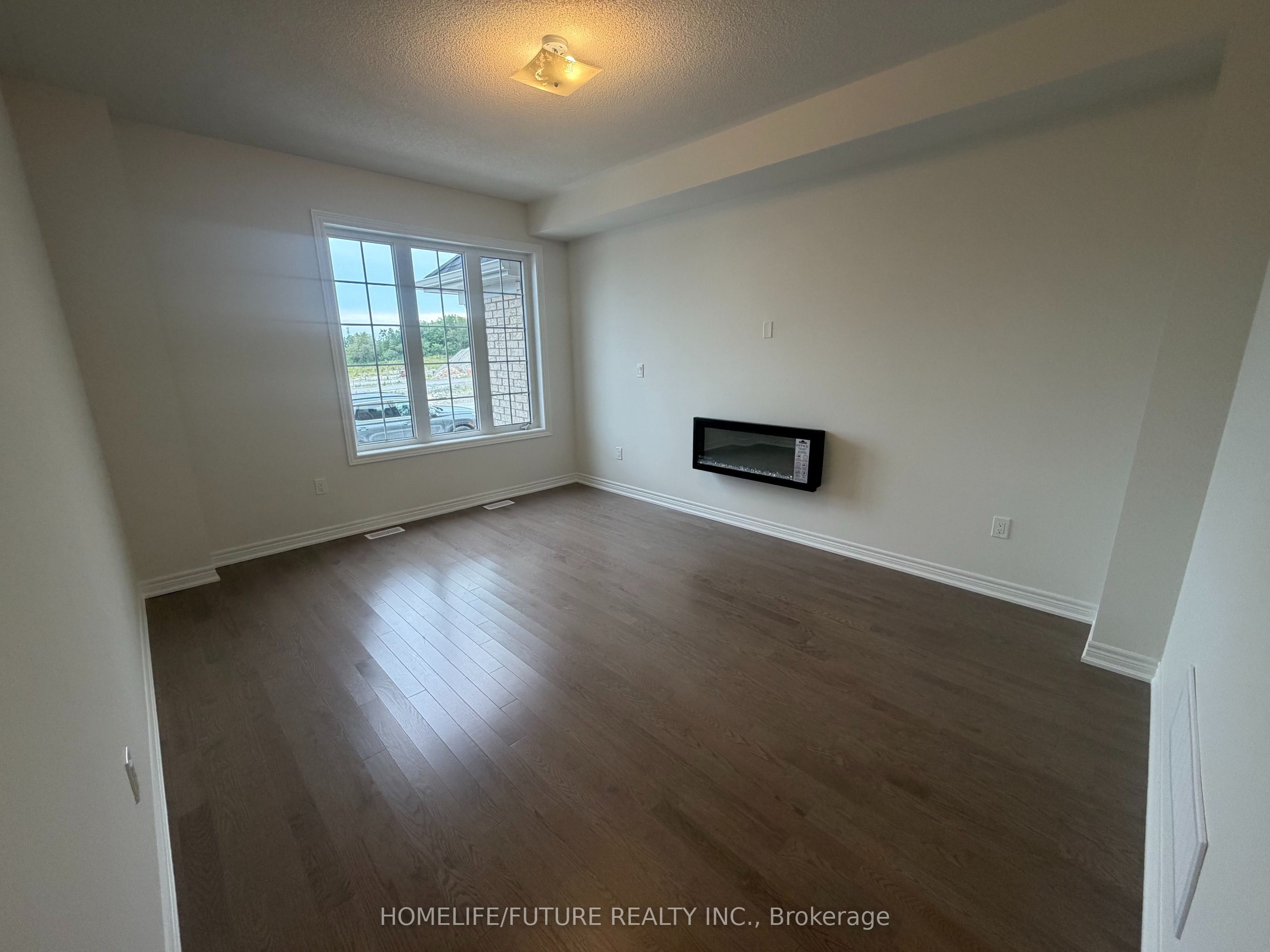 1230 Elizabeth Mackenzie Drive, Pickering, ON L1X 0S2 photo 2