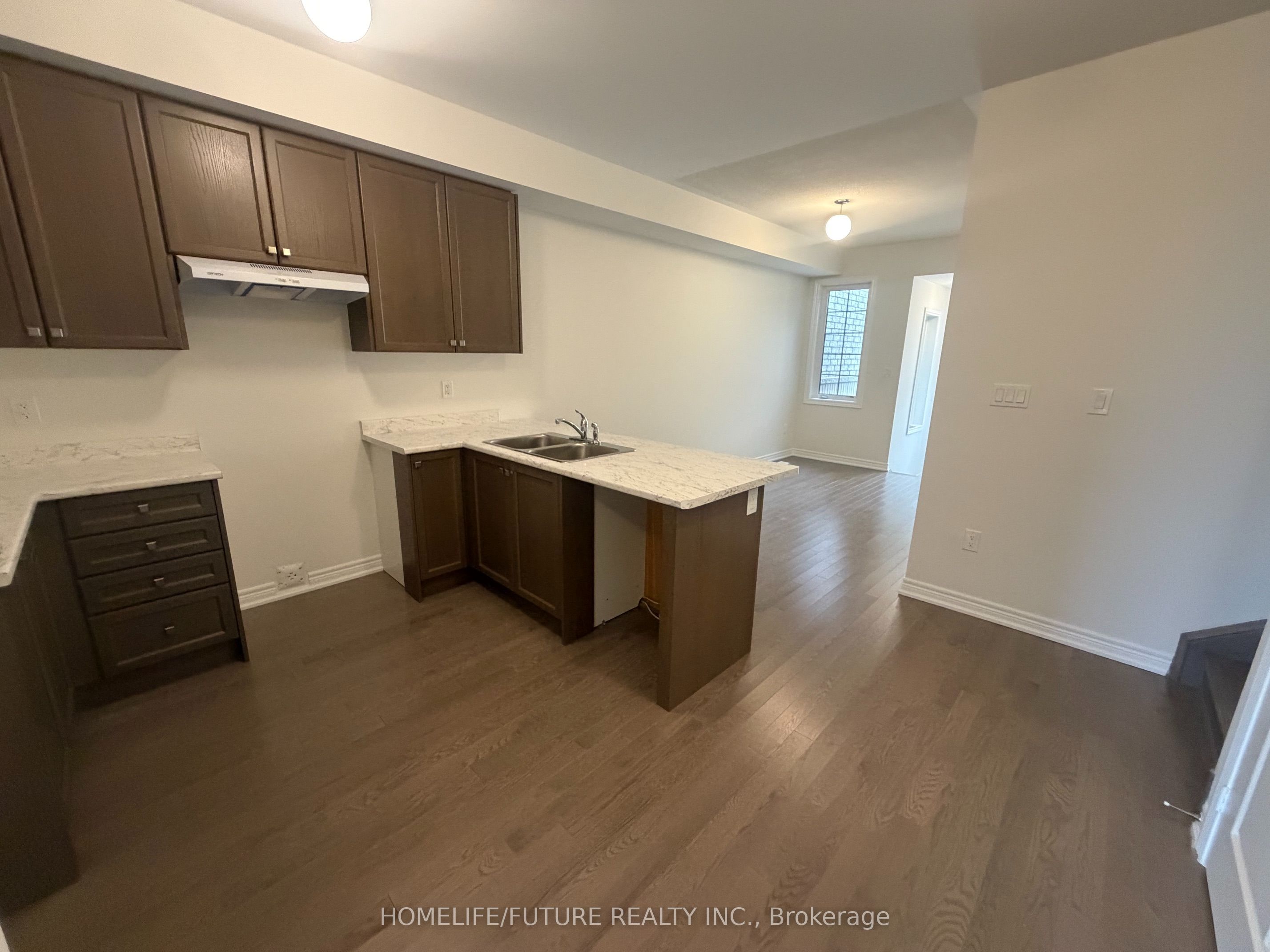 1230 Elizabeth Mackenzie Drive, Pickering, ON L1X 0S2 photo 3