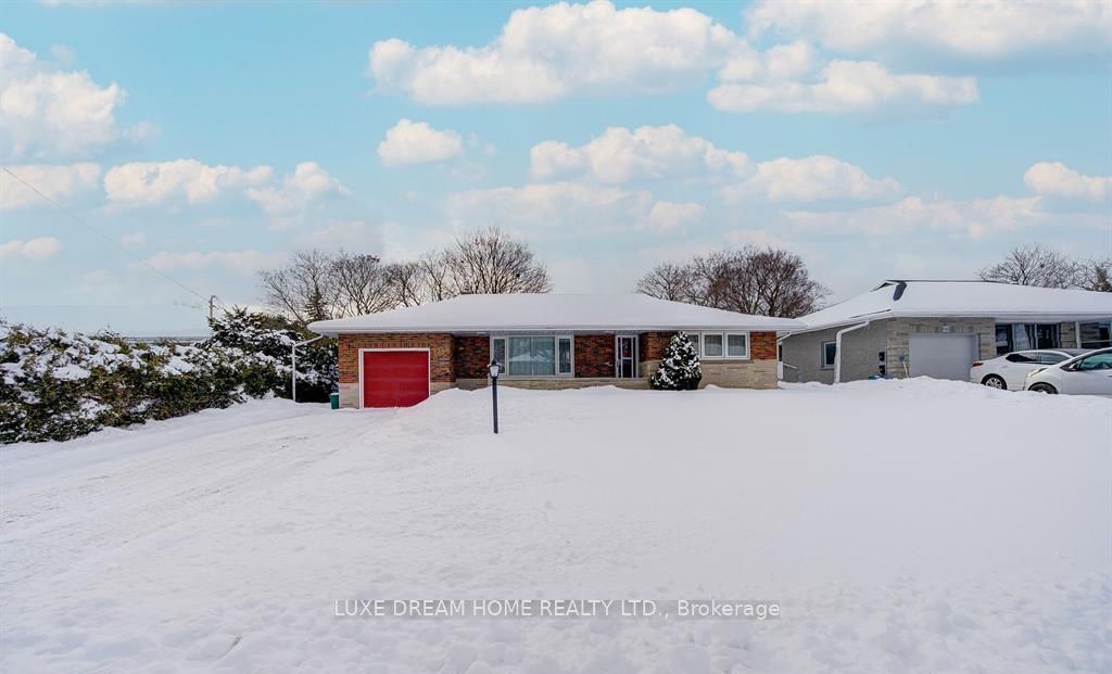 834 Law Street, Oshawa, ON L1G 4M4 photo 2