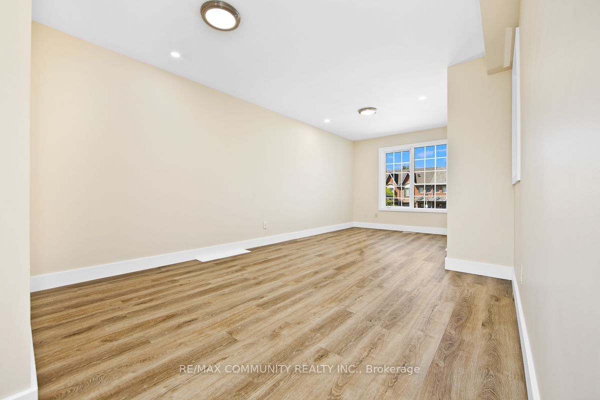 1867 Kingston Road 28, Pickering, ON L1V 6G8 photo 4