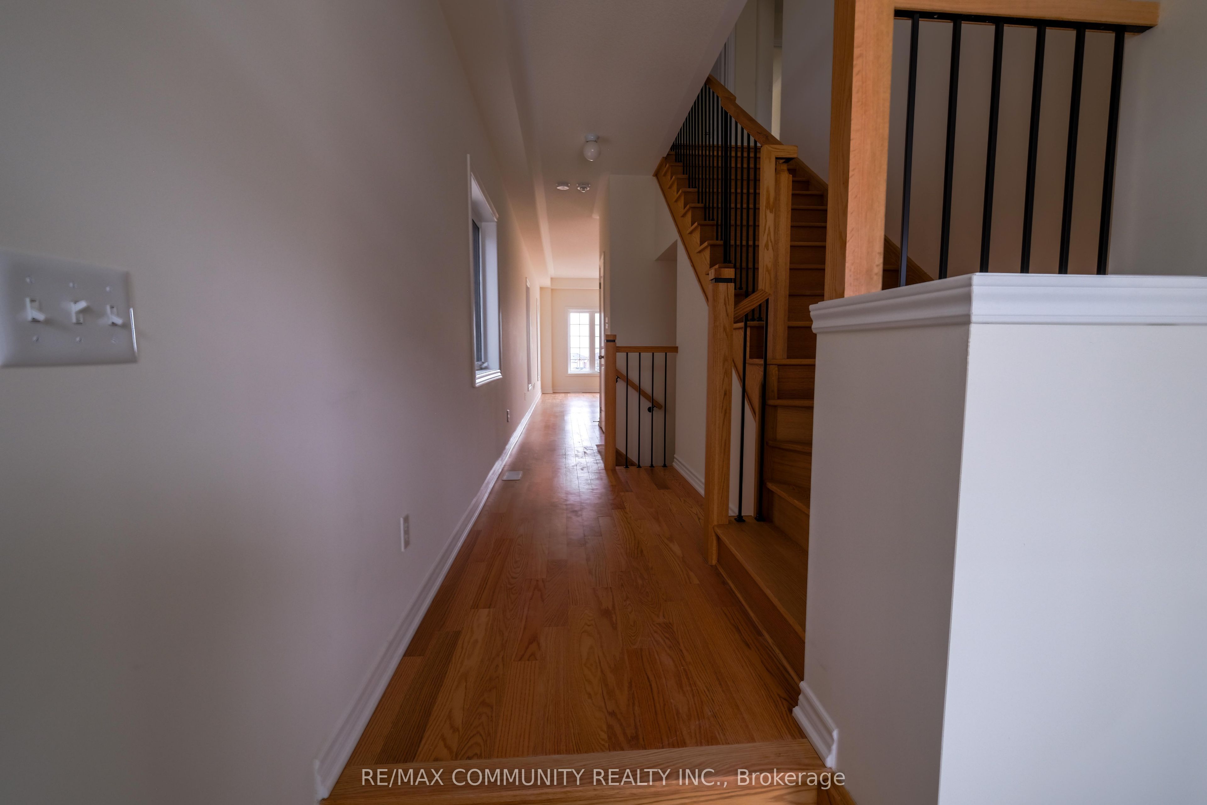 1109 Skyridge Boulevard, Pickering, ON L1X 2R2 photo 2