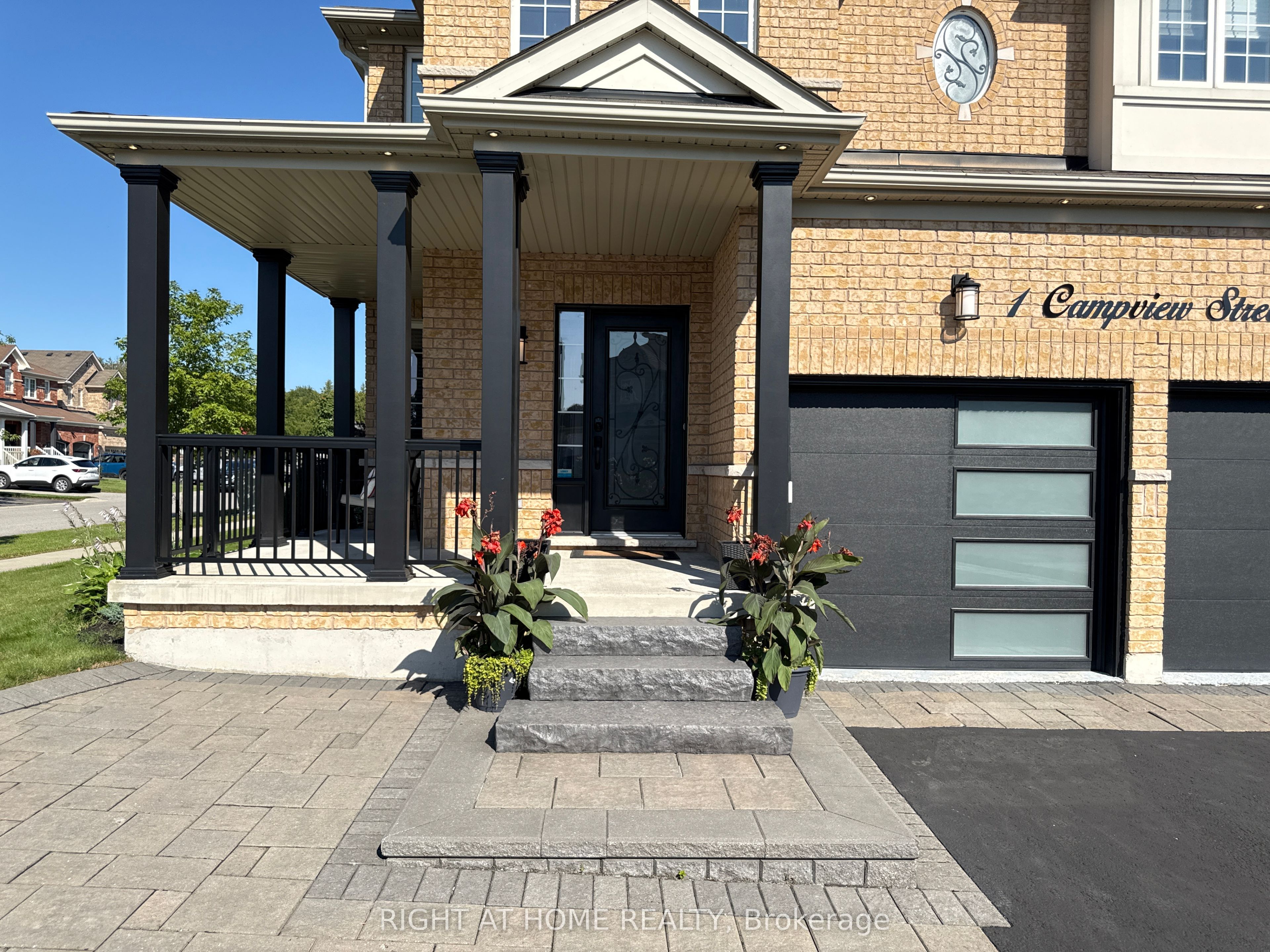 1 Campview Street, Whitby, ON L1R 0K5 photo 4