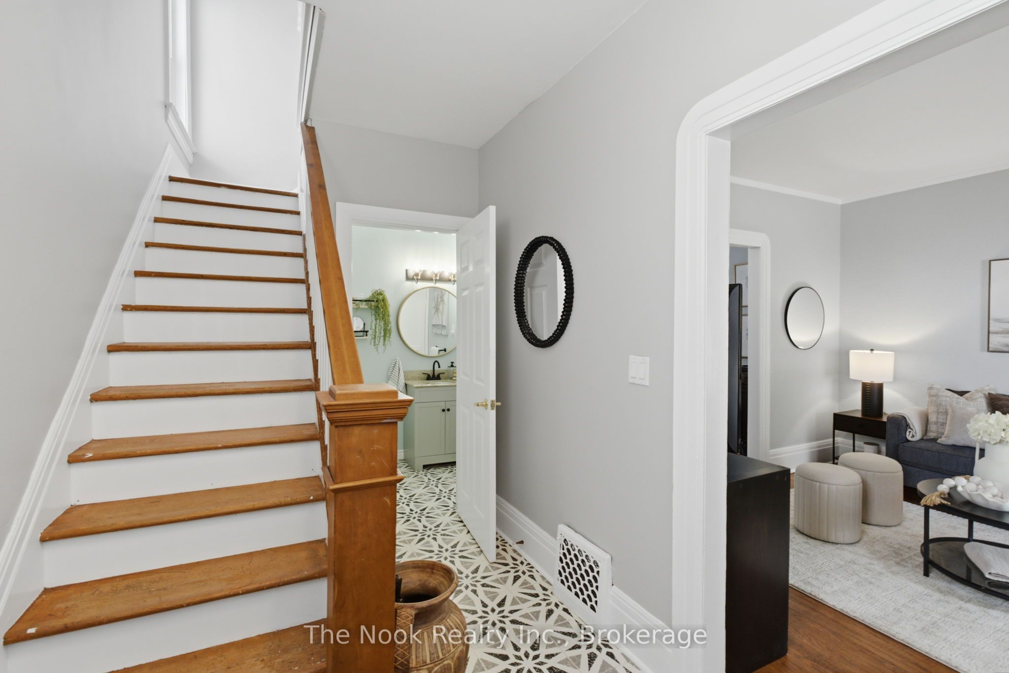 79 Elgin Street W, Oshawa, ON L1G 1S5 photo 4