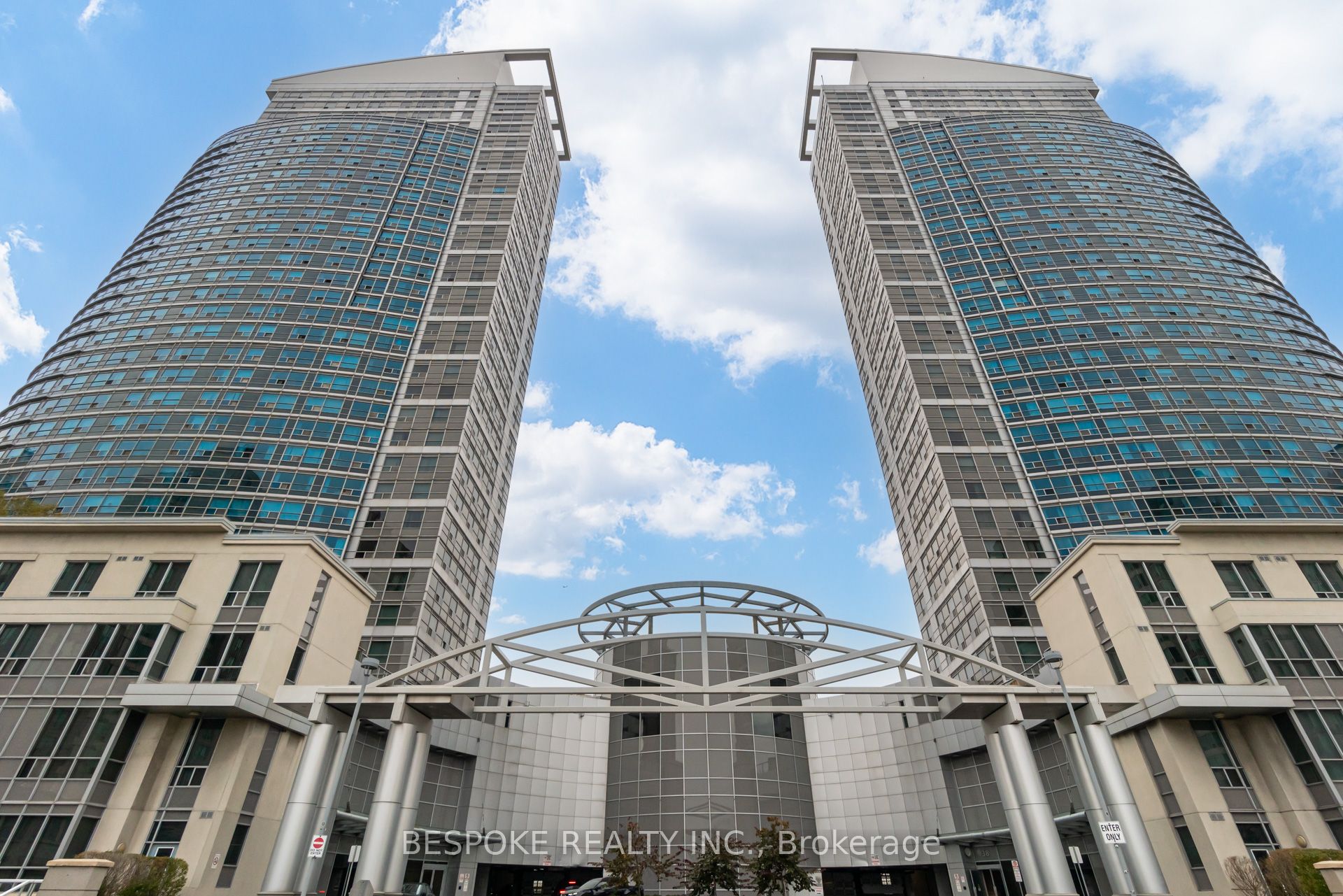 36 Lee Centre Drive 1502, Toronto, ON M1H 3K2