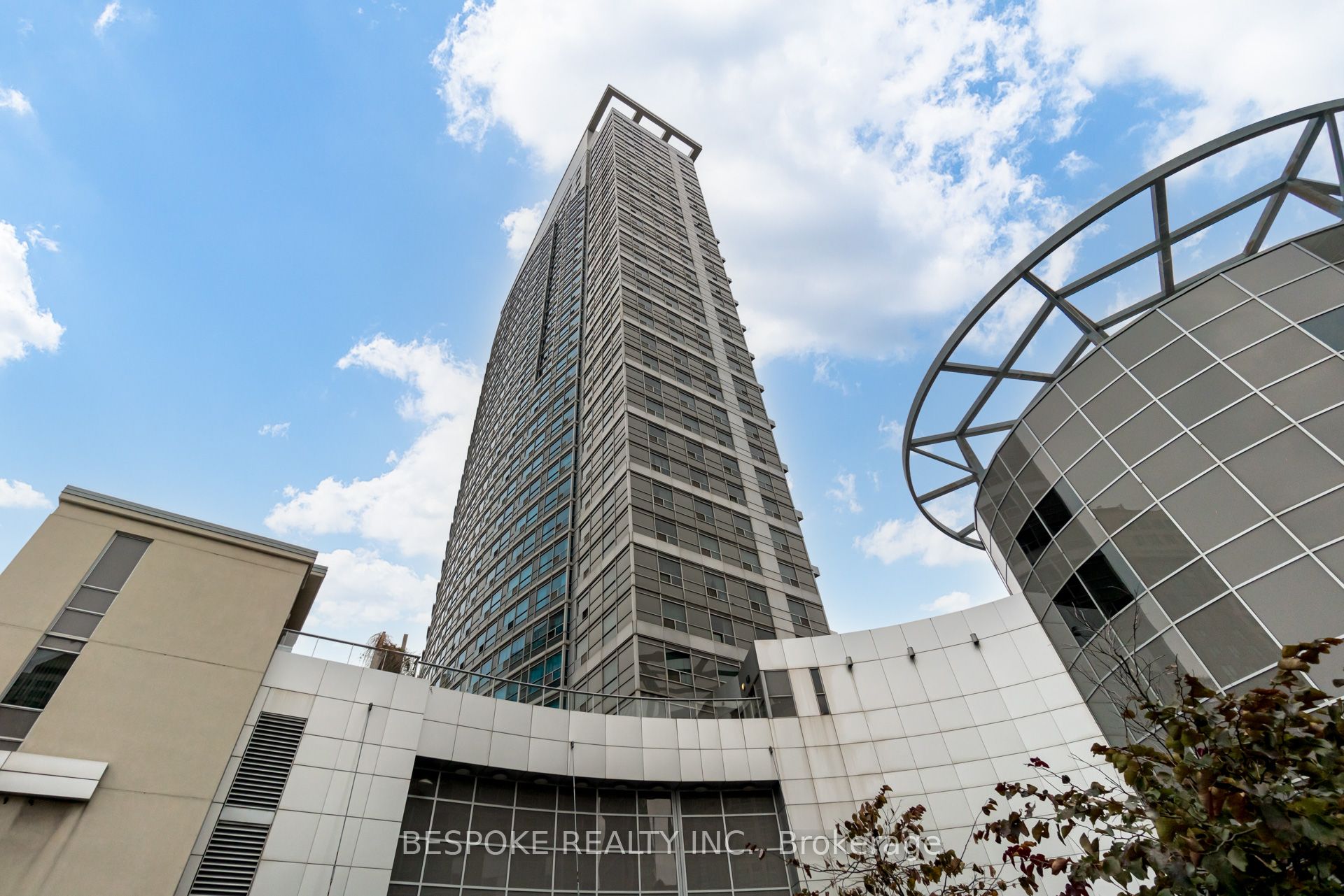 36 Lee Centre Drive 1502, Toronto, ON M1H 3K2 photo 3
