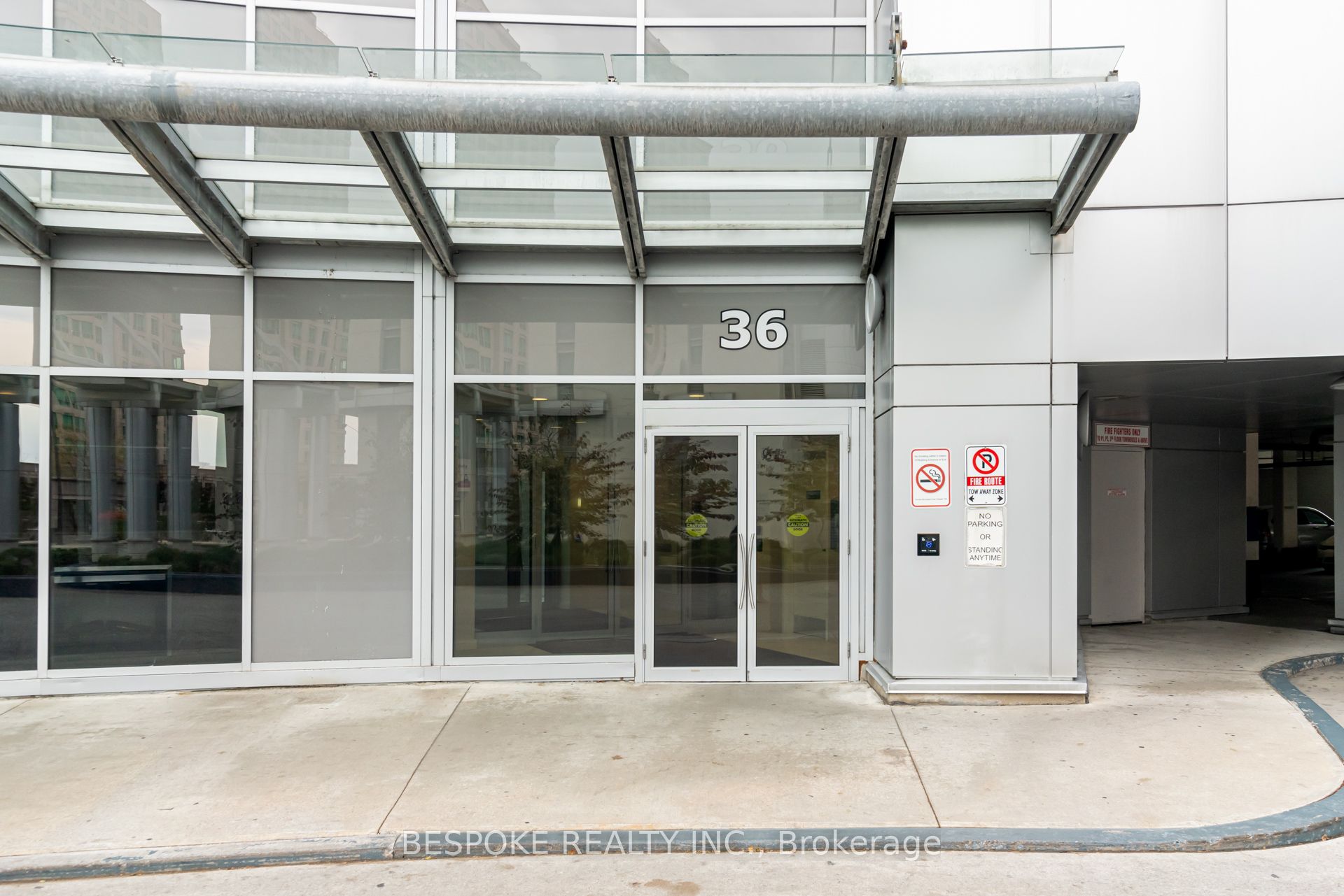 36 Lee Centre Drive 1502, Toronto, ON M1H 3K2 photo 5
