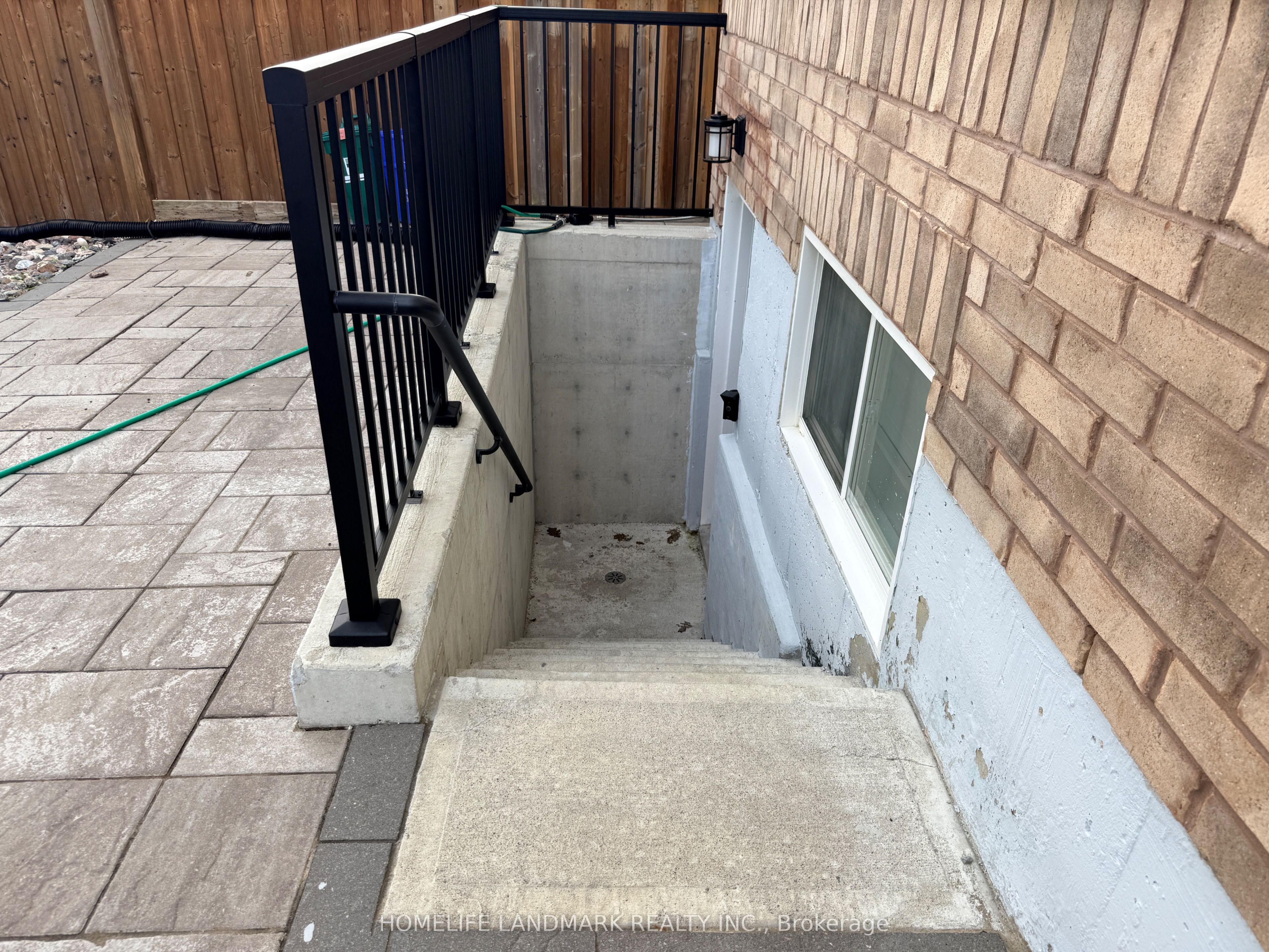 2313 Secreto Drive, Oshawa, ON L1H 7K4 photo 2