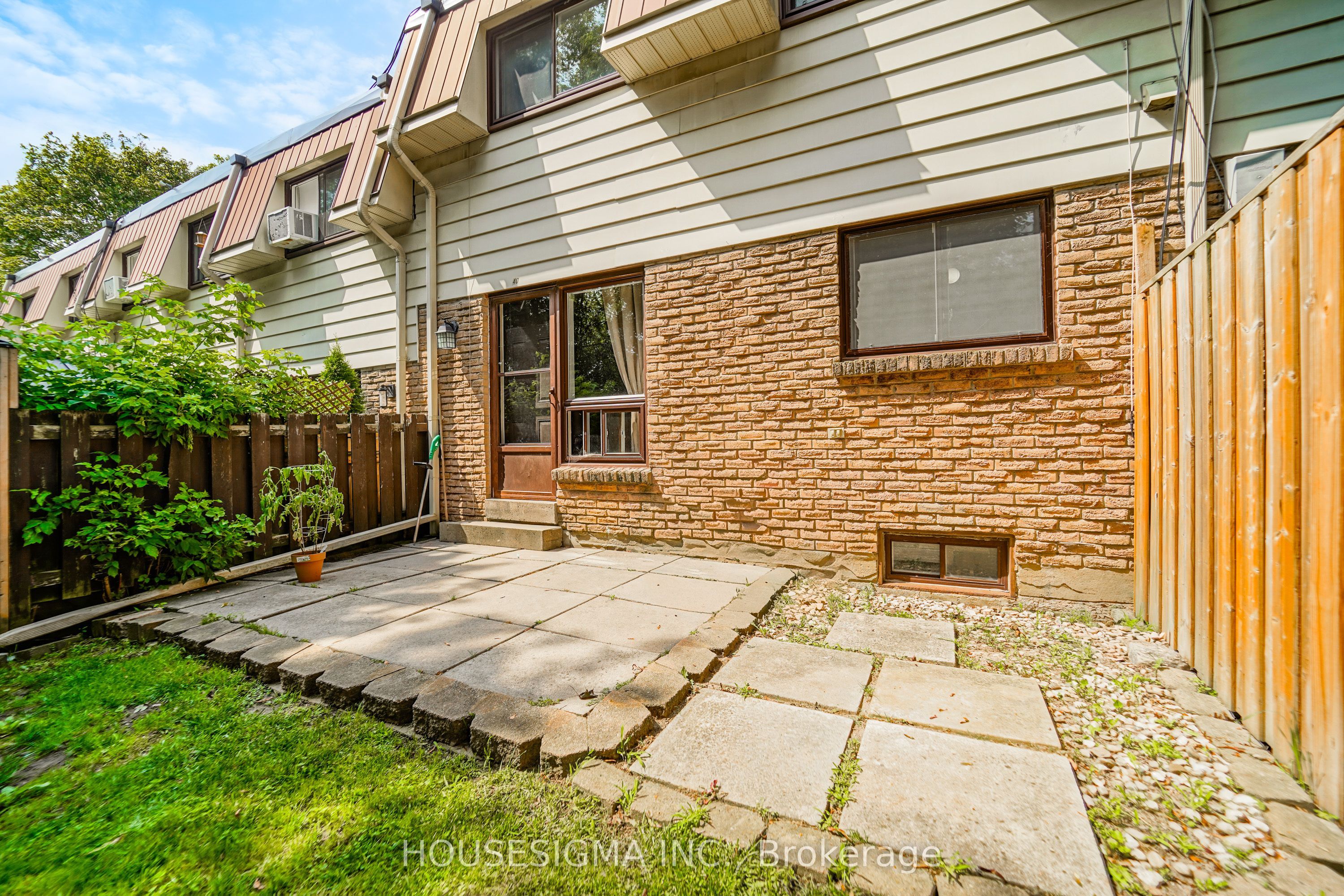 506 Normandy Street 40, Oshawa, ON L1H 7N8