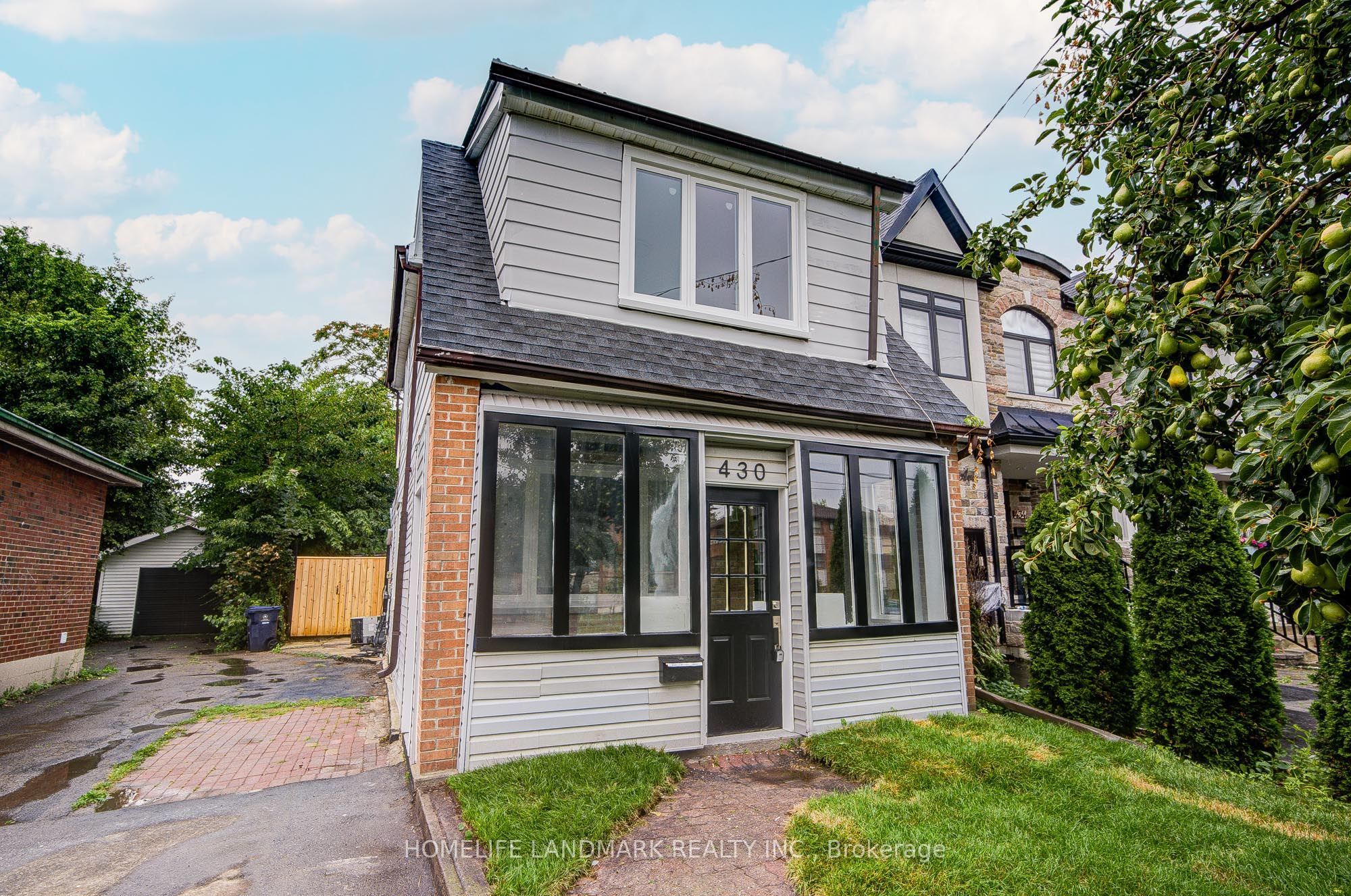 430 Pharmacy Avenue, Toronto, ON M1L 3G6