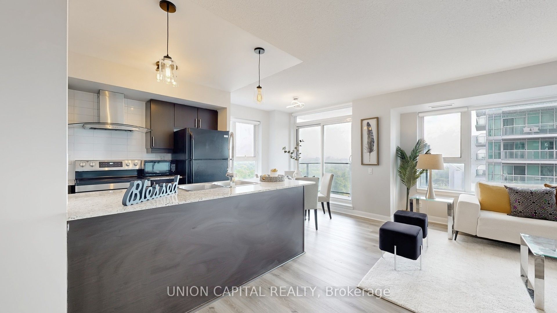 25 Town Centre Court 1608, Toronto, ON M1P 0B4 photo 2