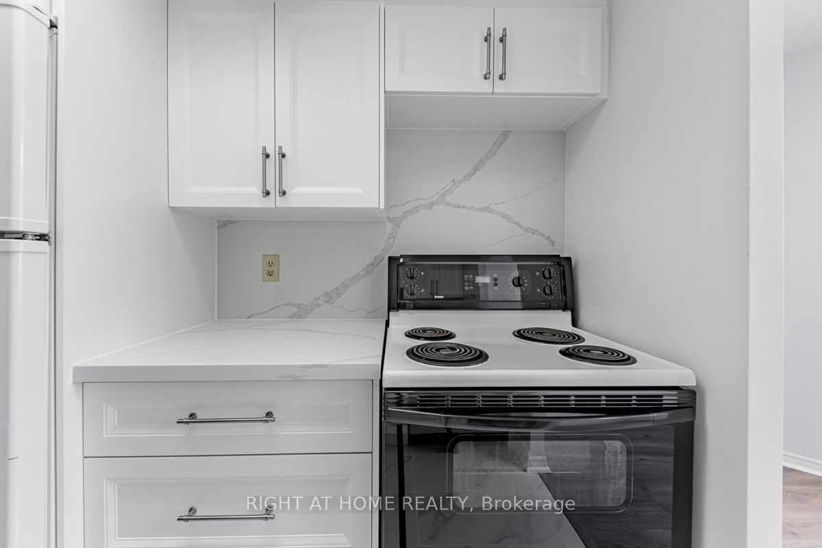88 Alton Towers Circle 406, Toronto, ON M1V 5C5 photo 5