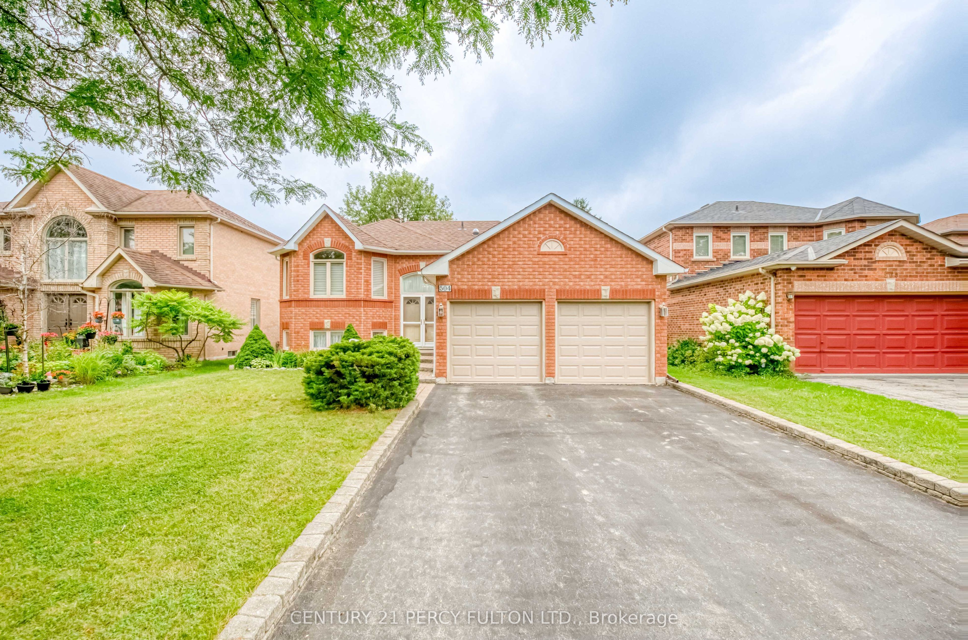 504 Sandalwood Court, Oshawa, ON L1G 7X9