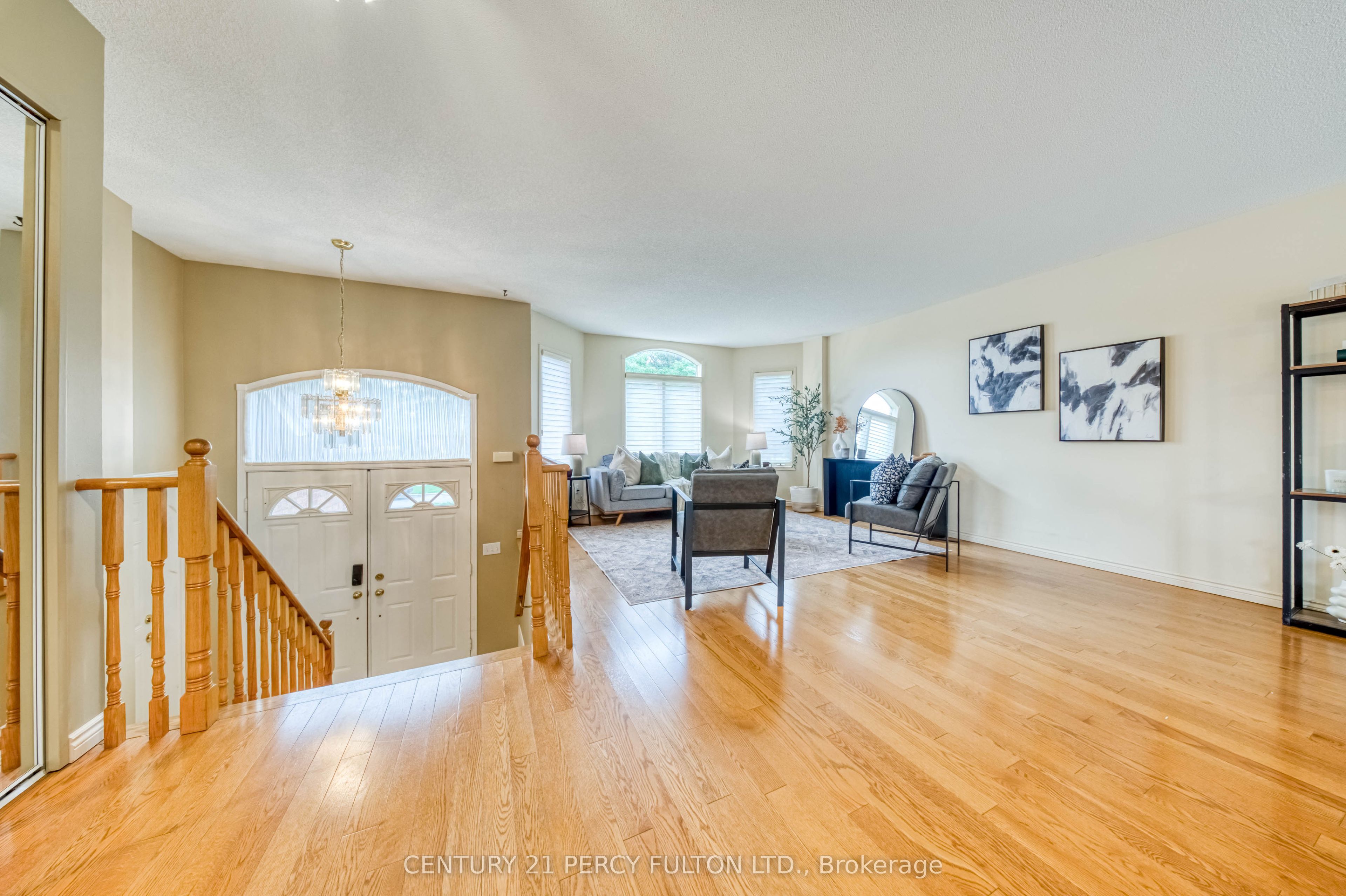 504 Sandalwood Court, Oshawa, ON L1G 7X9 photo 4