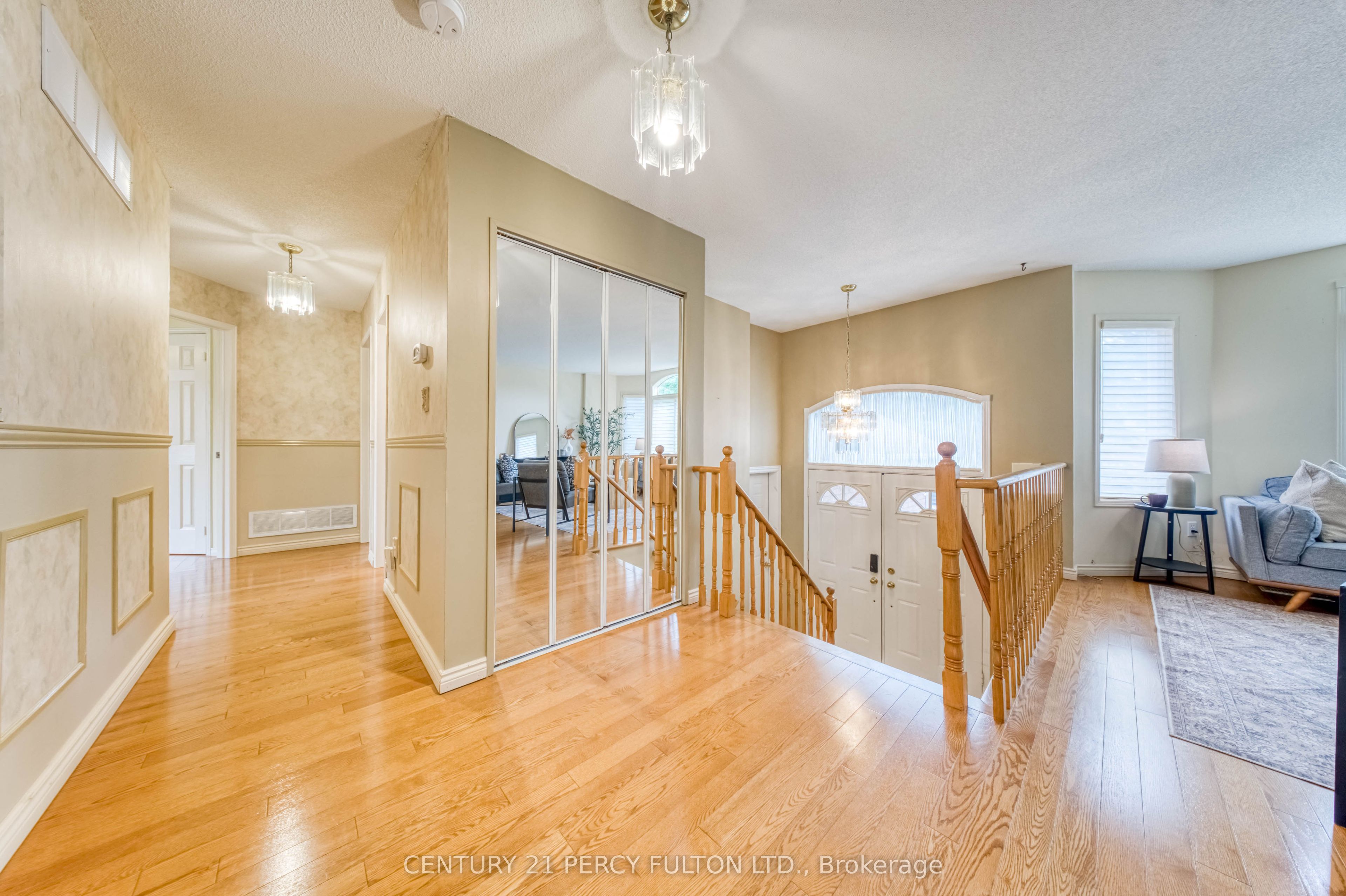 504 Sandalwood Court, Oshawa, ON L1G 7X9 photo 5