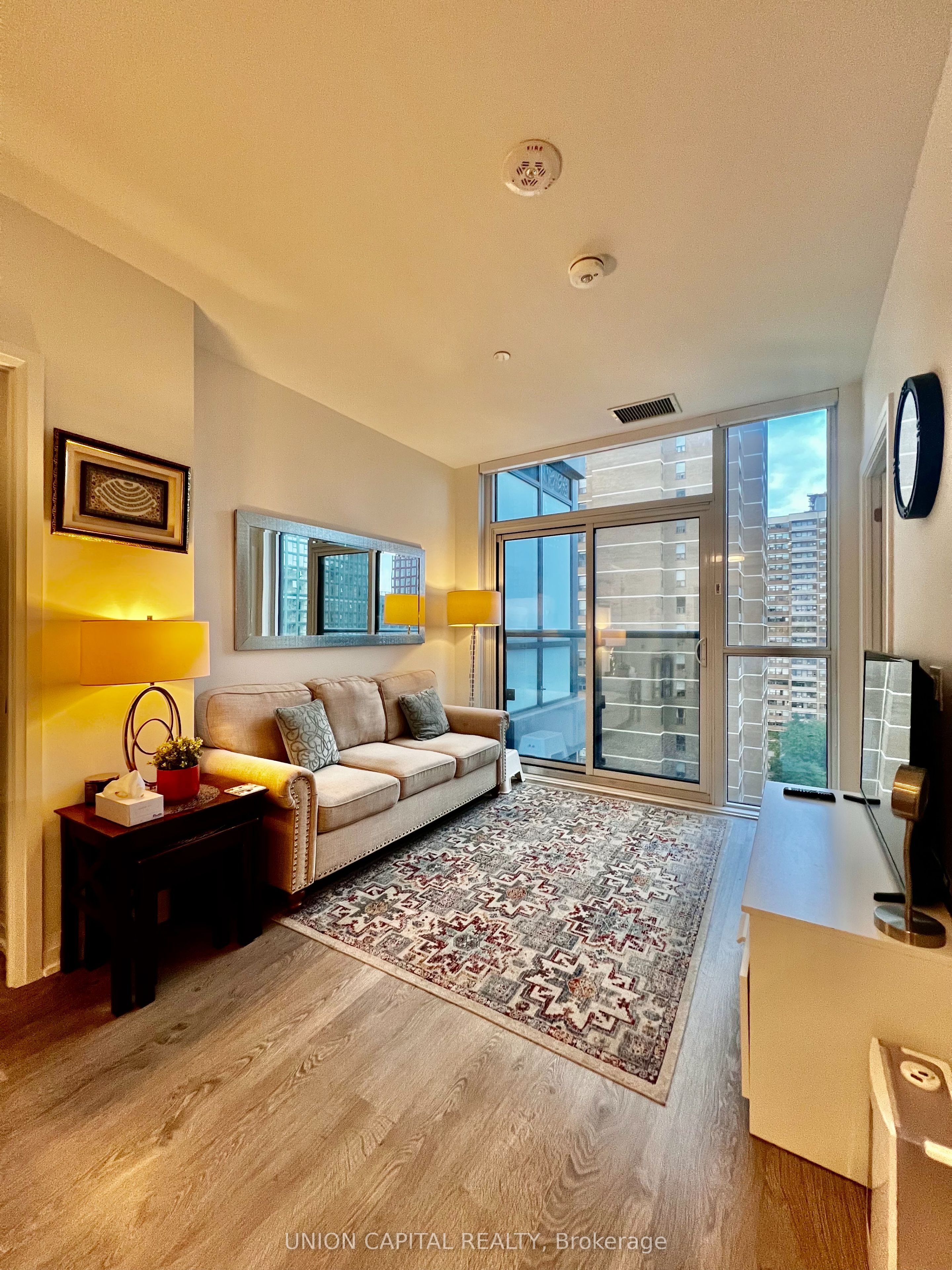 286 Main Street 1111, Toronto, ON M4C 0B3 photo 4