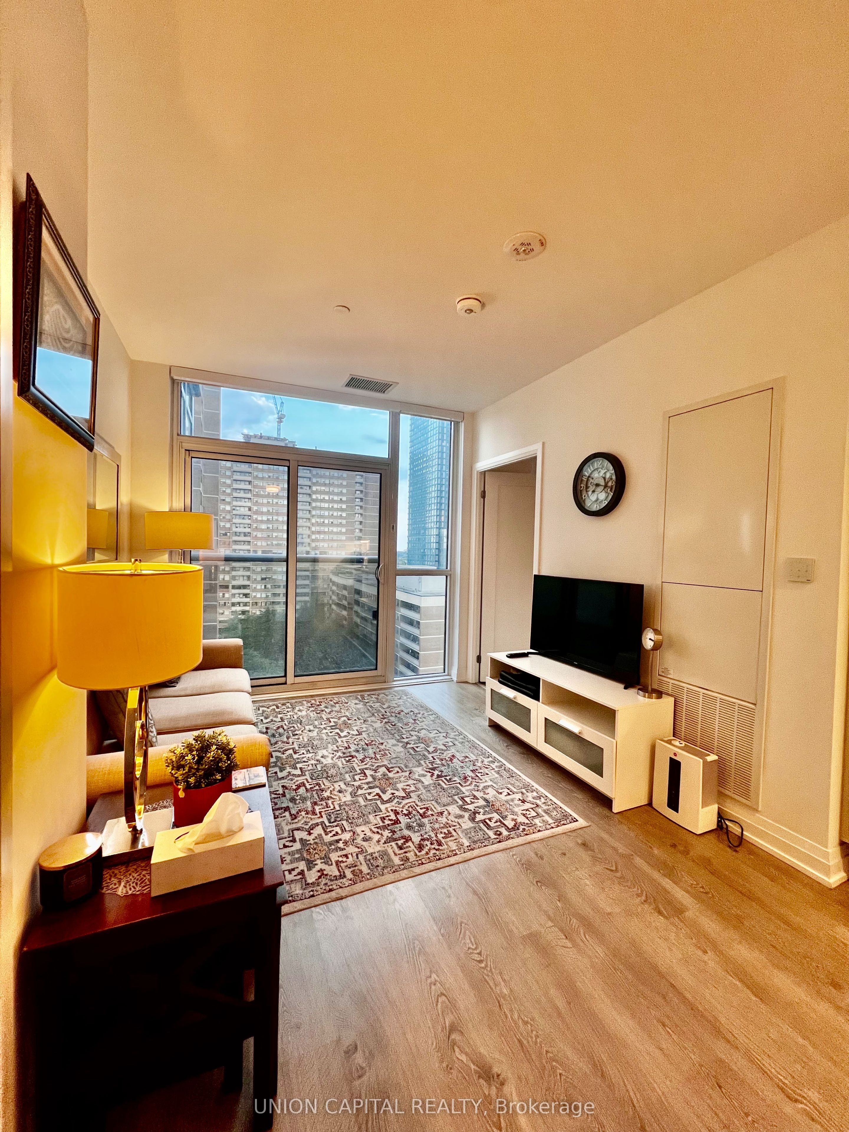 286 Main Street 1111, Toronto, ON M4C 0B3 photo 5