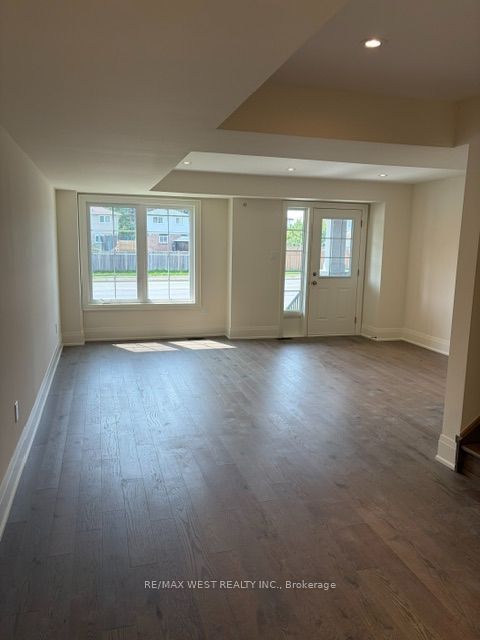 30 Wakely Crescent, Clarington, ON L1E 2X6 photo 3