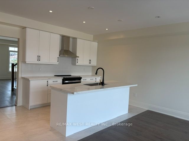 30 Wakely Crescent, Clarington, ON L1E 2X6 photo 5