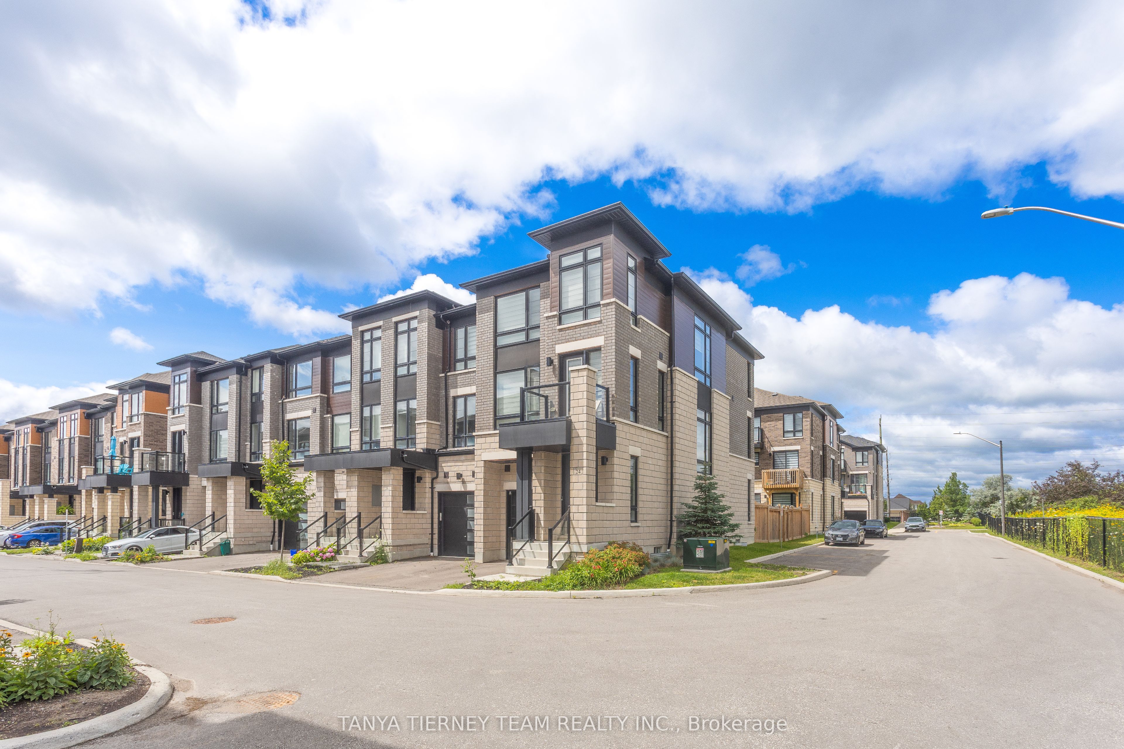 24 Lake Trail Way, Whitby, ON L1M 0M3 photo 3