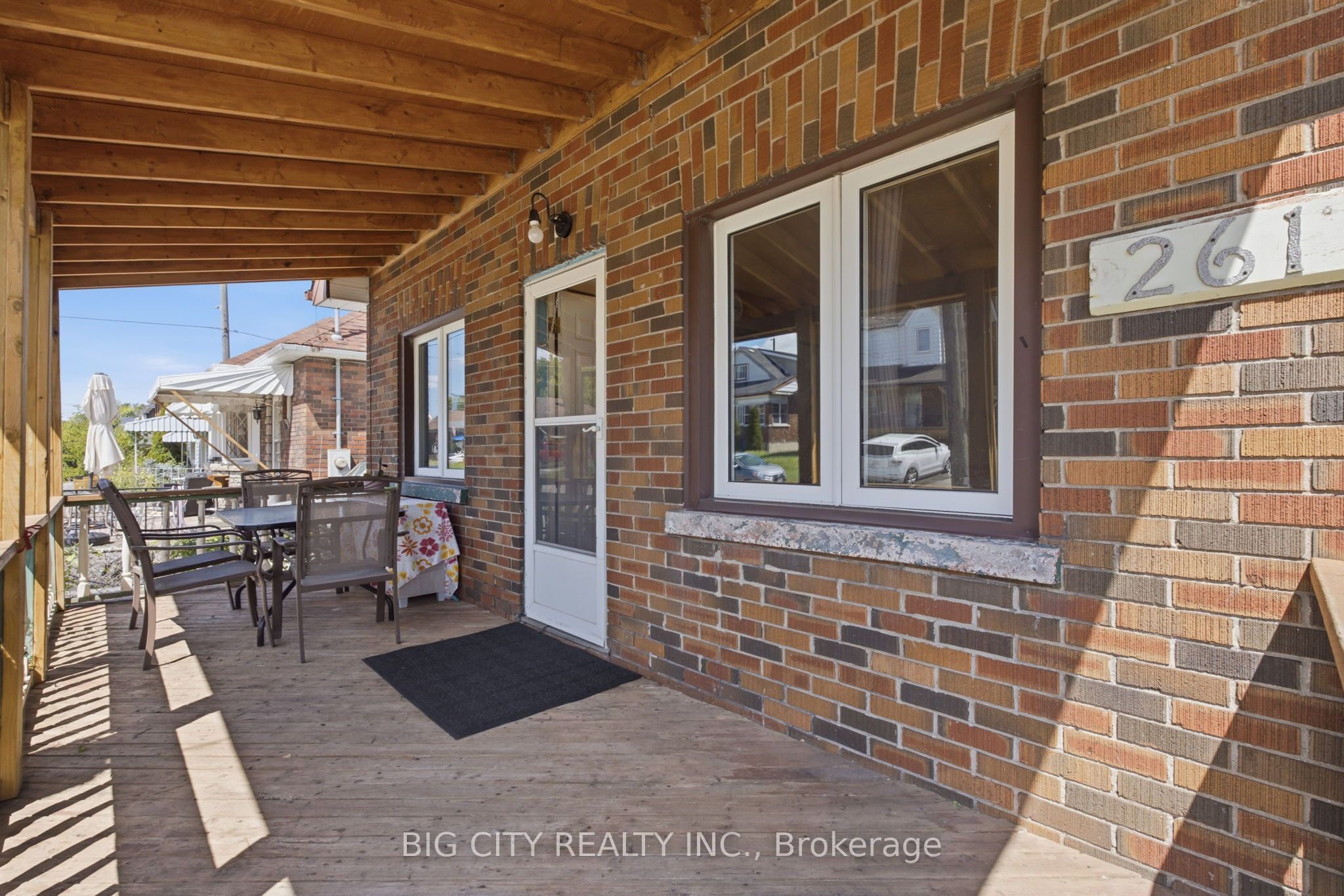 261 Clarke Street, Oshawa, ON L1H 5G4 photo 3