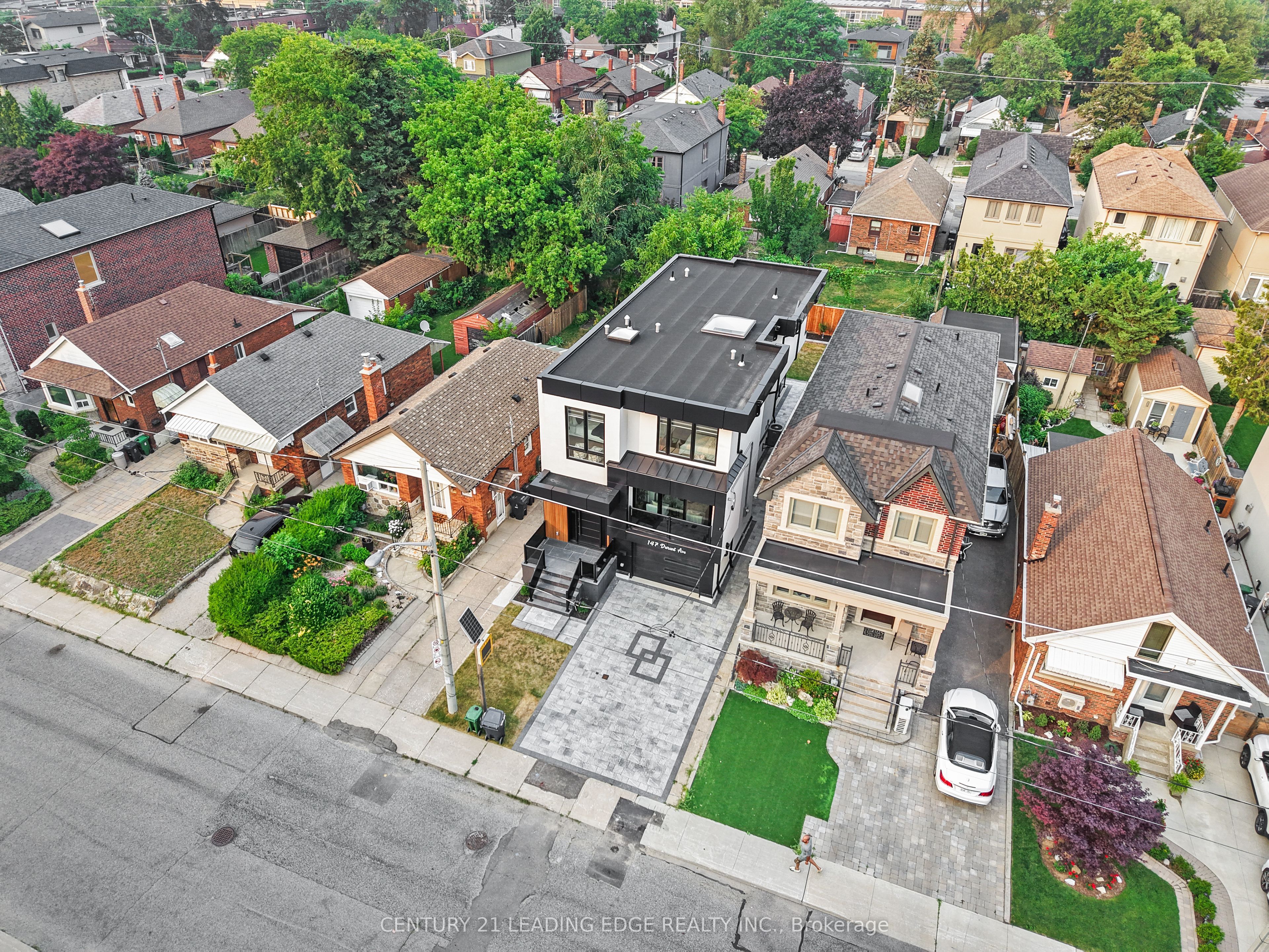 147 Durant Avenue, Toronto, ON M4J 4W4 photo 2