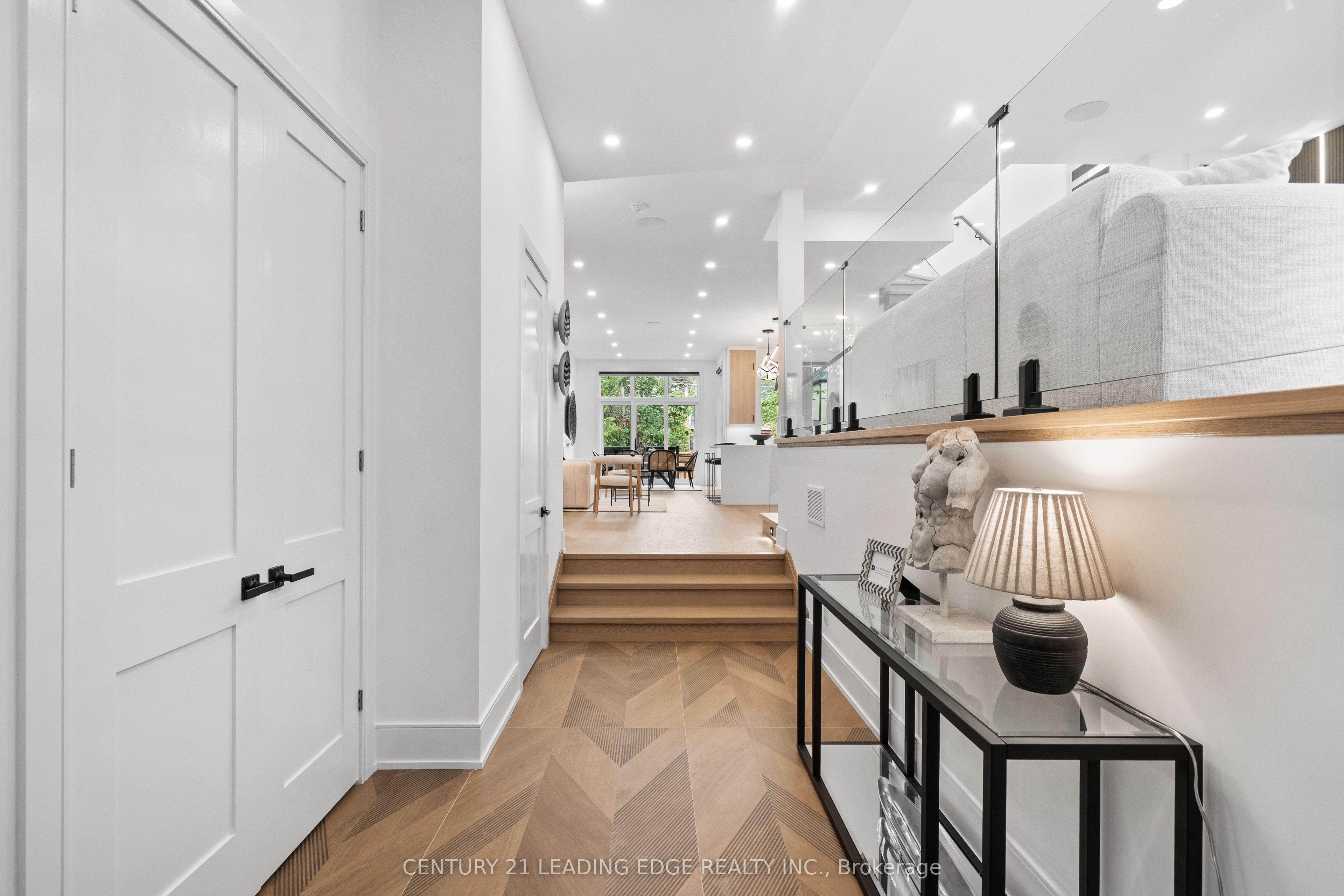 147 Durant Avenue, Toronto, ON M4J 4W4 photo 5