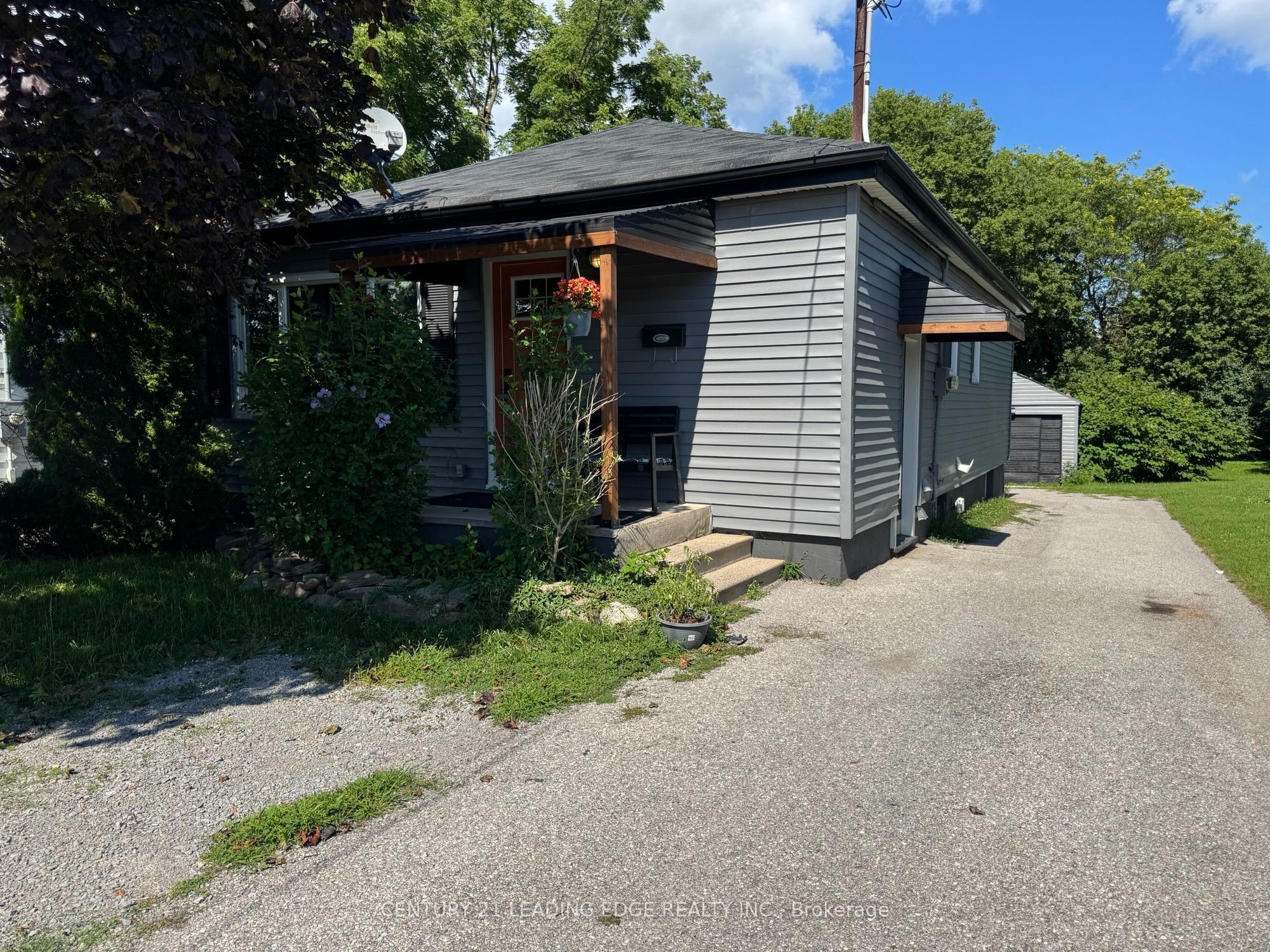 293 Oshawa Boulevard N, Oshawa, ON L1G 5T2