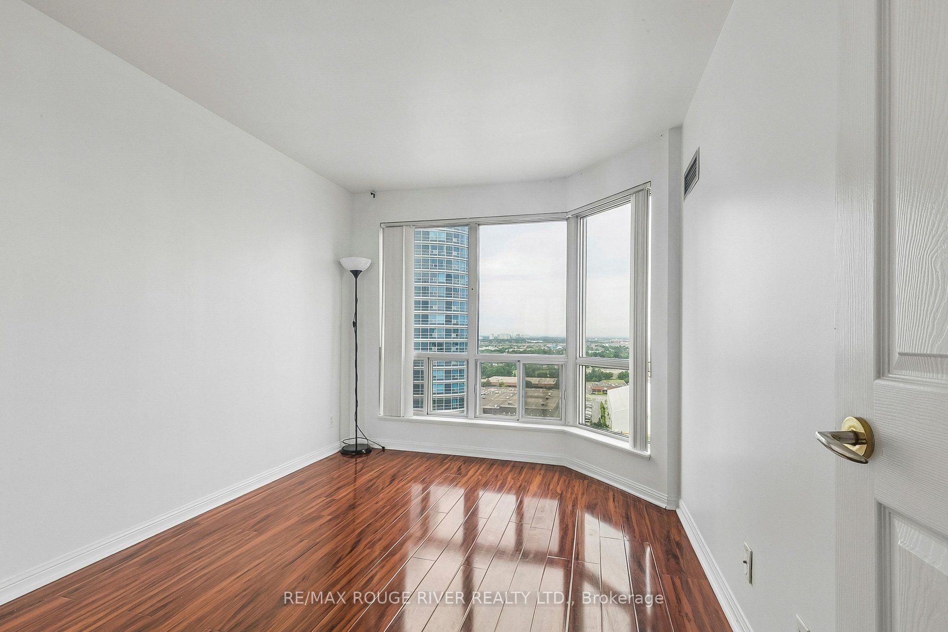 1 Lee Centre Drive 2301, Toronto, ON M1H 3J2 photo 2