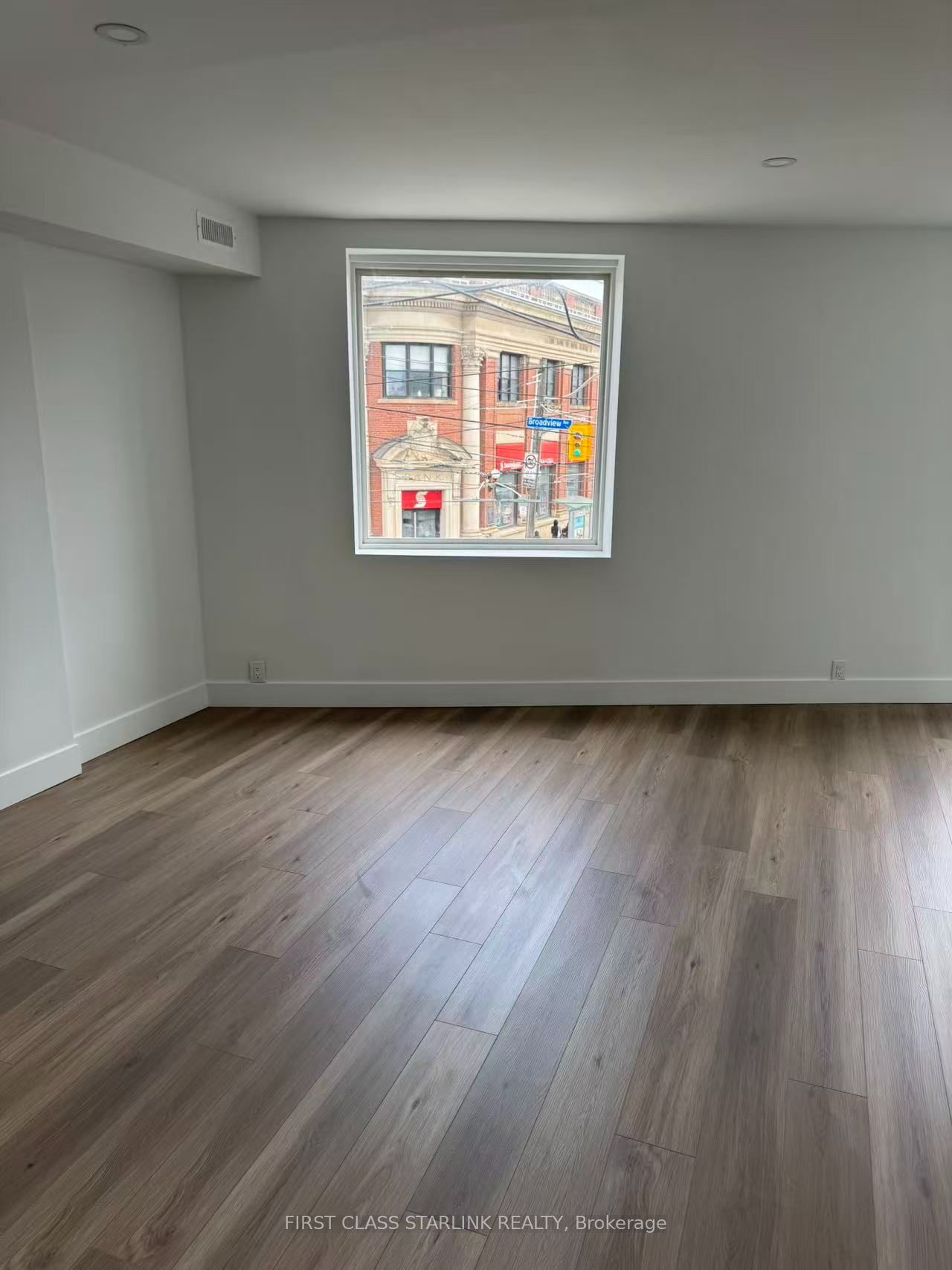 368 Broadview Avenue 2nd Floor Room 1, Toronto, ON M4M 2H1 photo 2