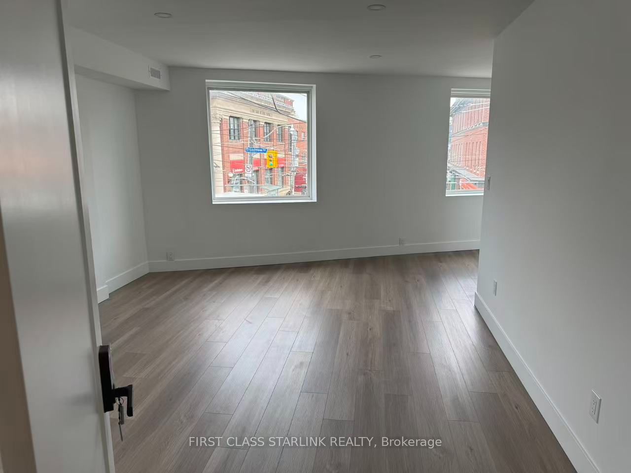 368 Broadview Avenue 2nd Floor Room 1, Toronto, ON M4M 2H1 photo 3