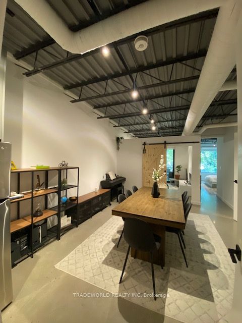 862 Pape Avenue 3, Toronto, ON M4K 3T8