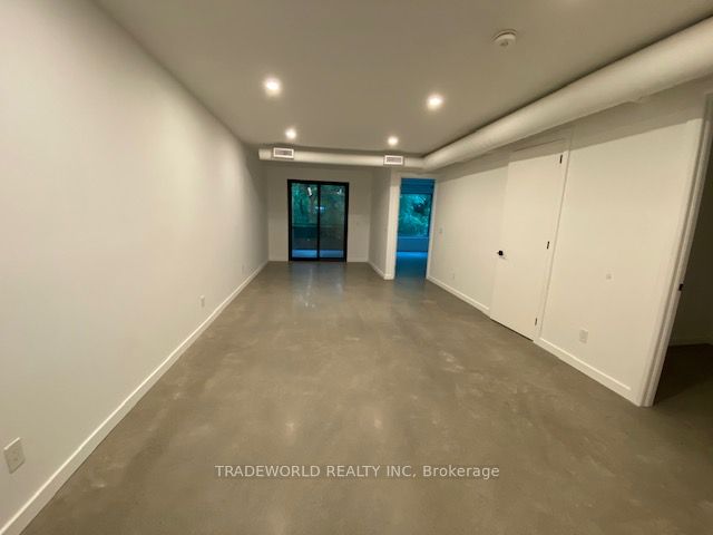 862 Pape Avenue 3, Toronto, ON M4K 3T8 photo 3