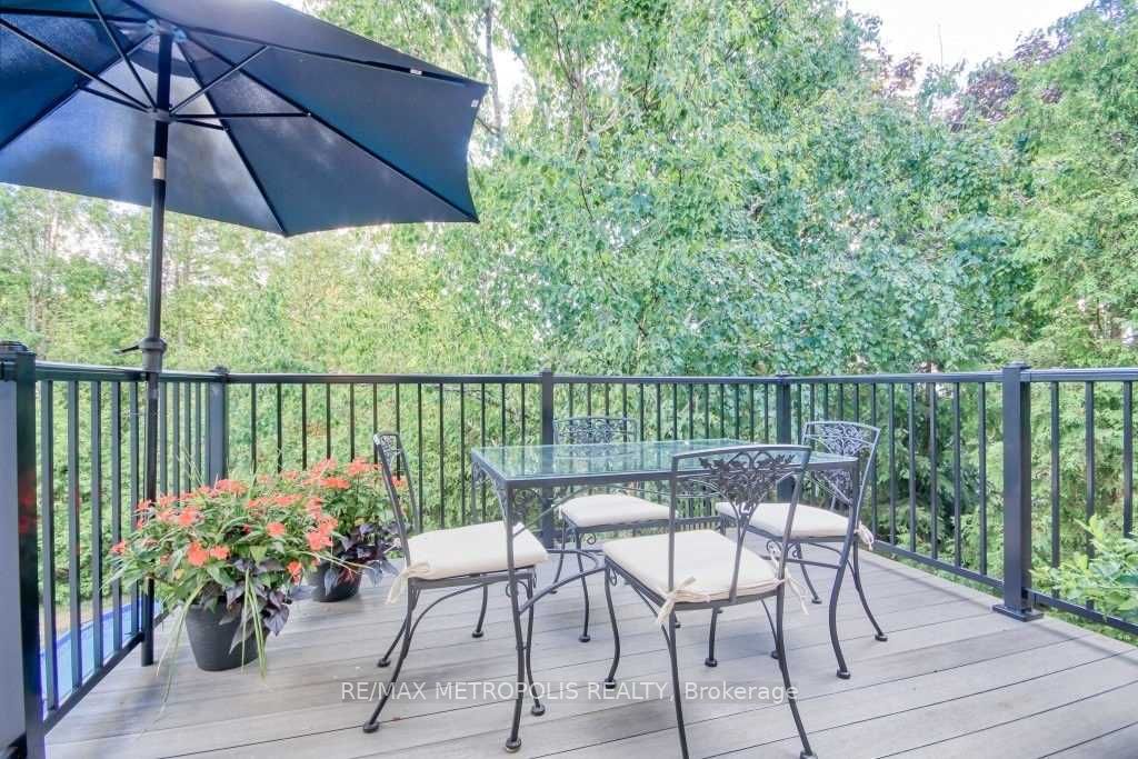57 Calder Crescent Main, Whitby, ON L1N 6M2 photo 3