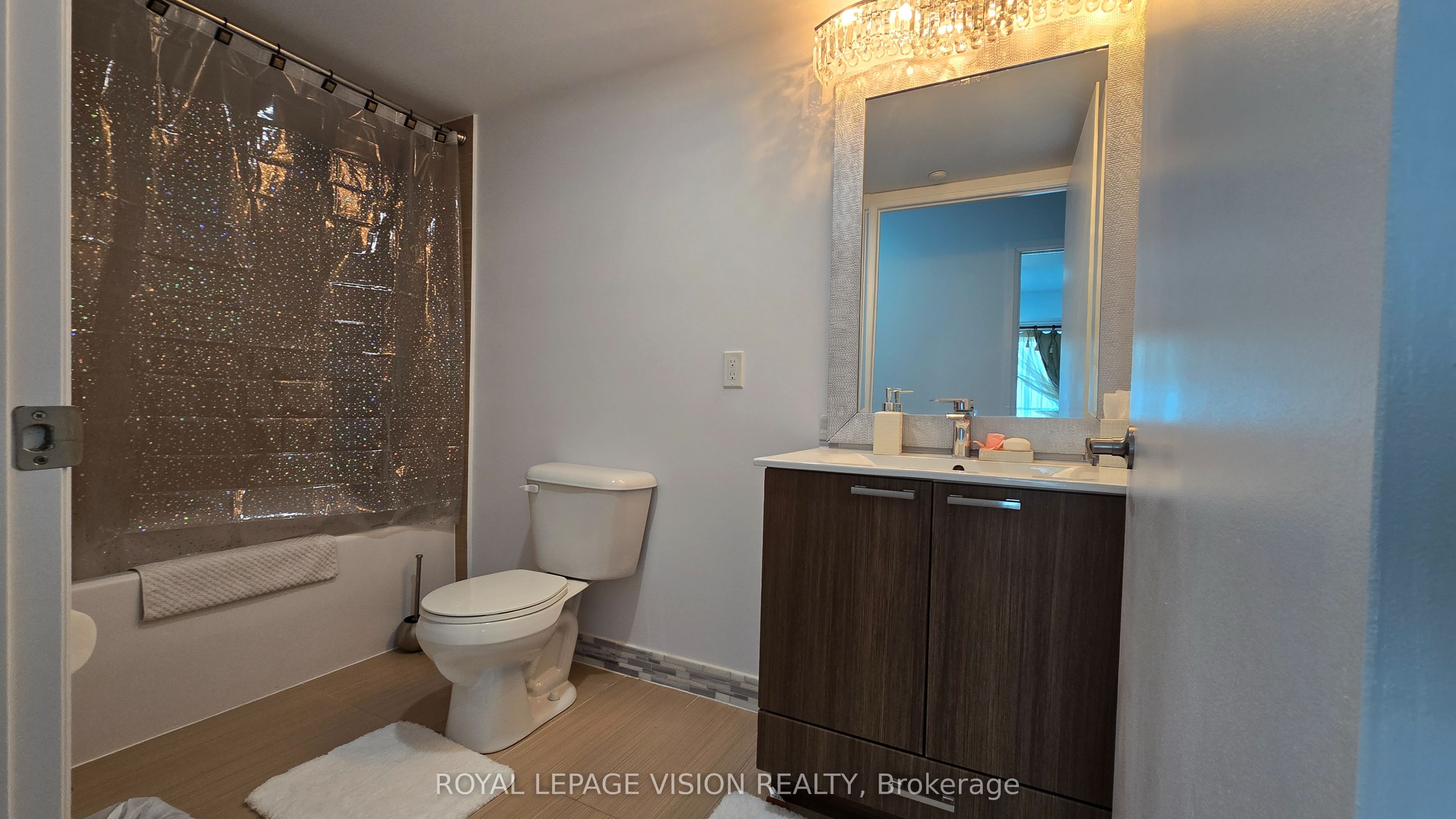 2150 Lawrence Avenue E 1812, Toronto, ON M1R 3A7 photo 4