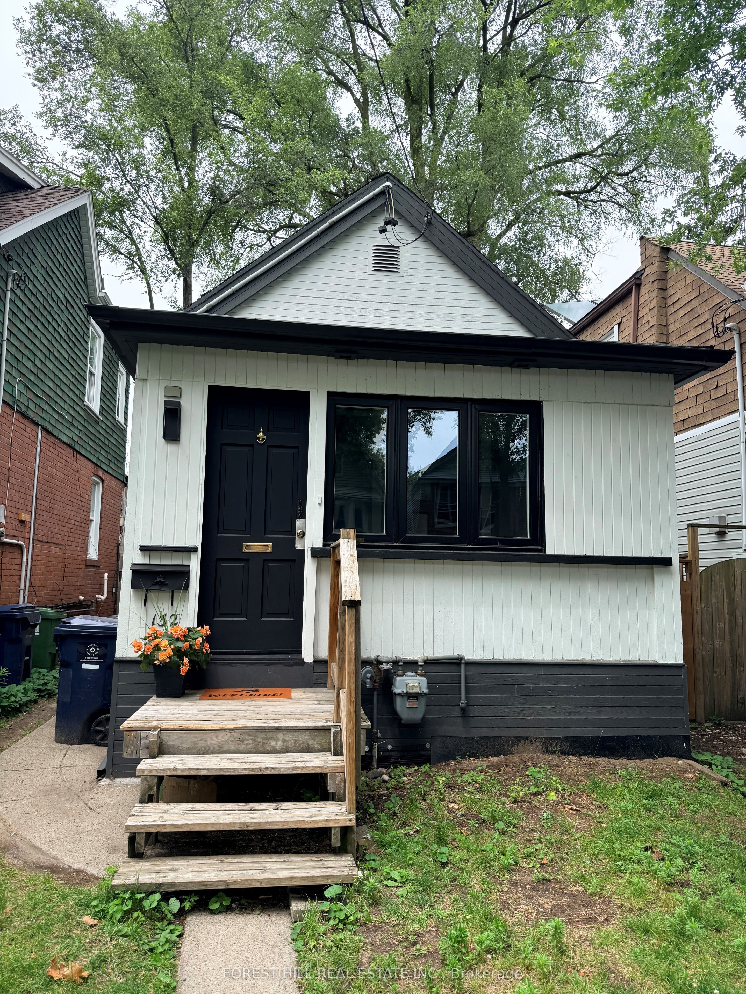 132 Hazelwood Avenue, Toronto, ON M4J 1K5