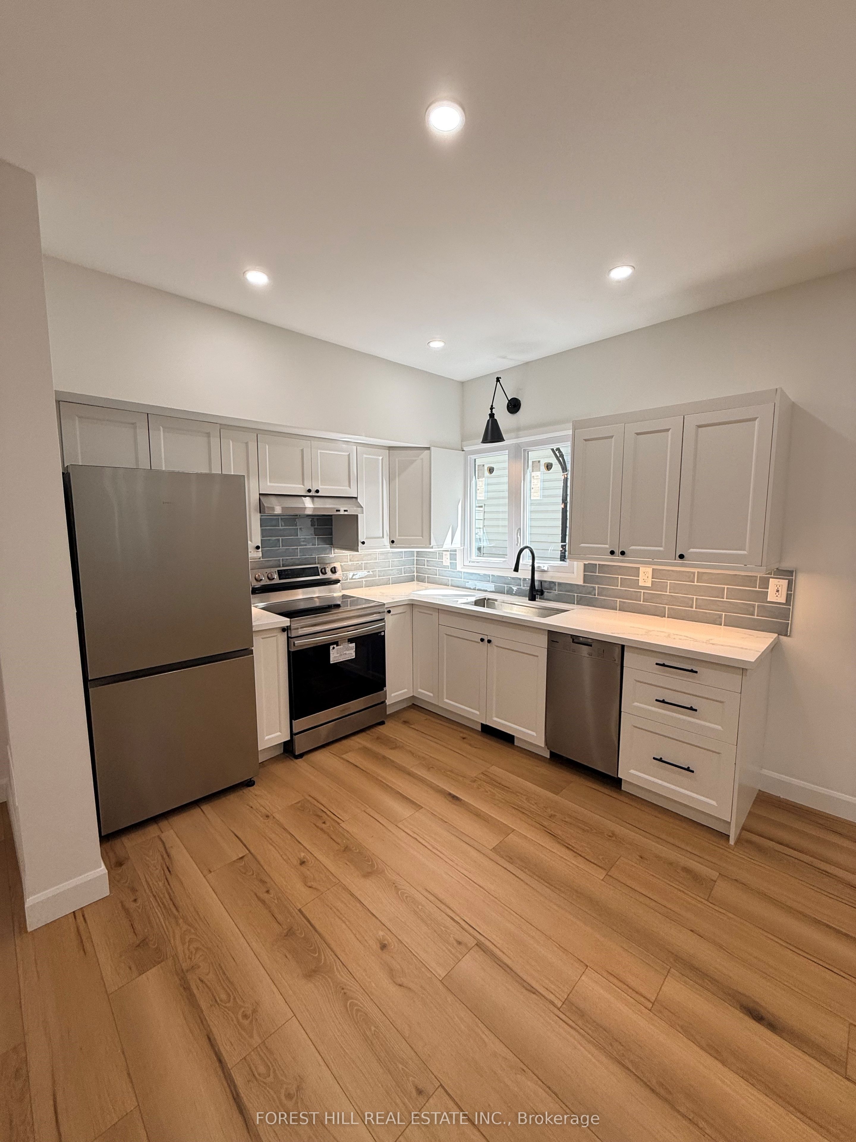 132 Hazelwood Avenue, Toronto, ON M4J 1K5 photo 4